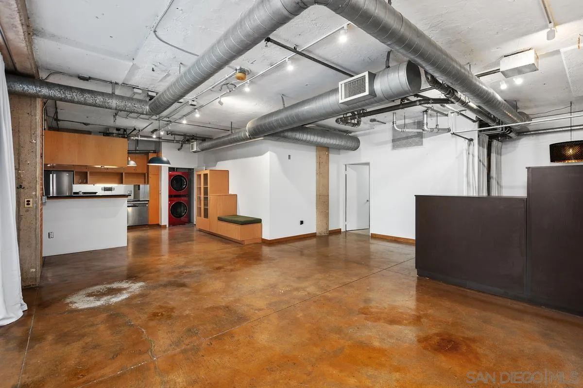 Photo #6: 260009843 Listing: Photo #6