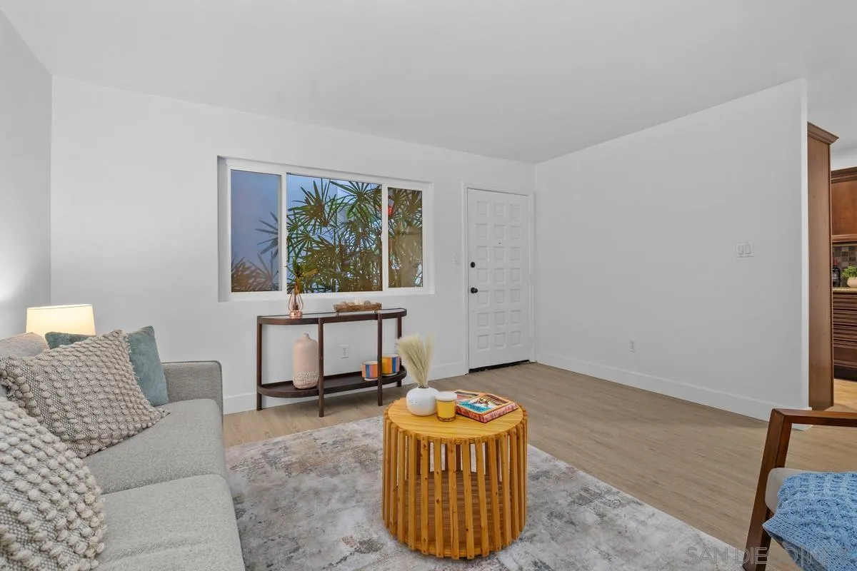 Photo #4: 260009849 Listing: Photo #4