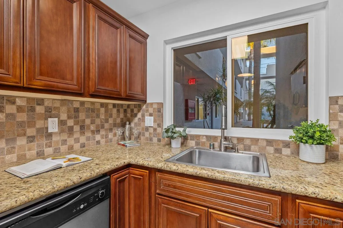 Photo #9: 260009849 Listing: Photo #9