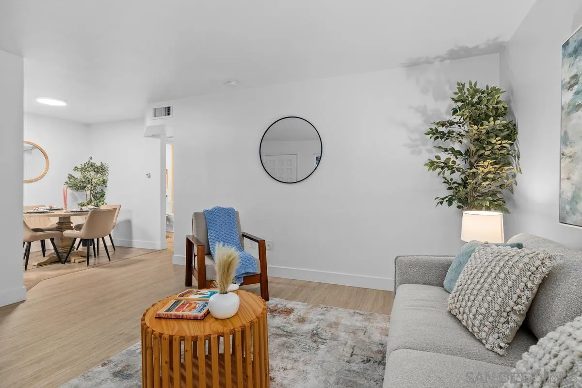 Photo #5: 260009849 Listing: Photo #5