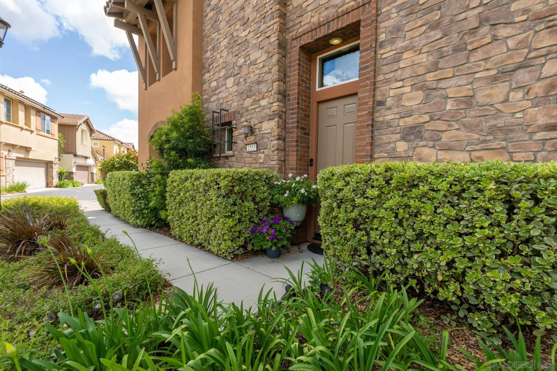 https://cdn.realtyfeed.com/cdn/127/260009858/dce48a48addf5016b294ea8b31521625.webp