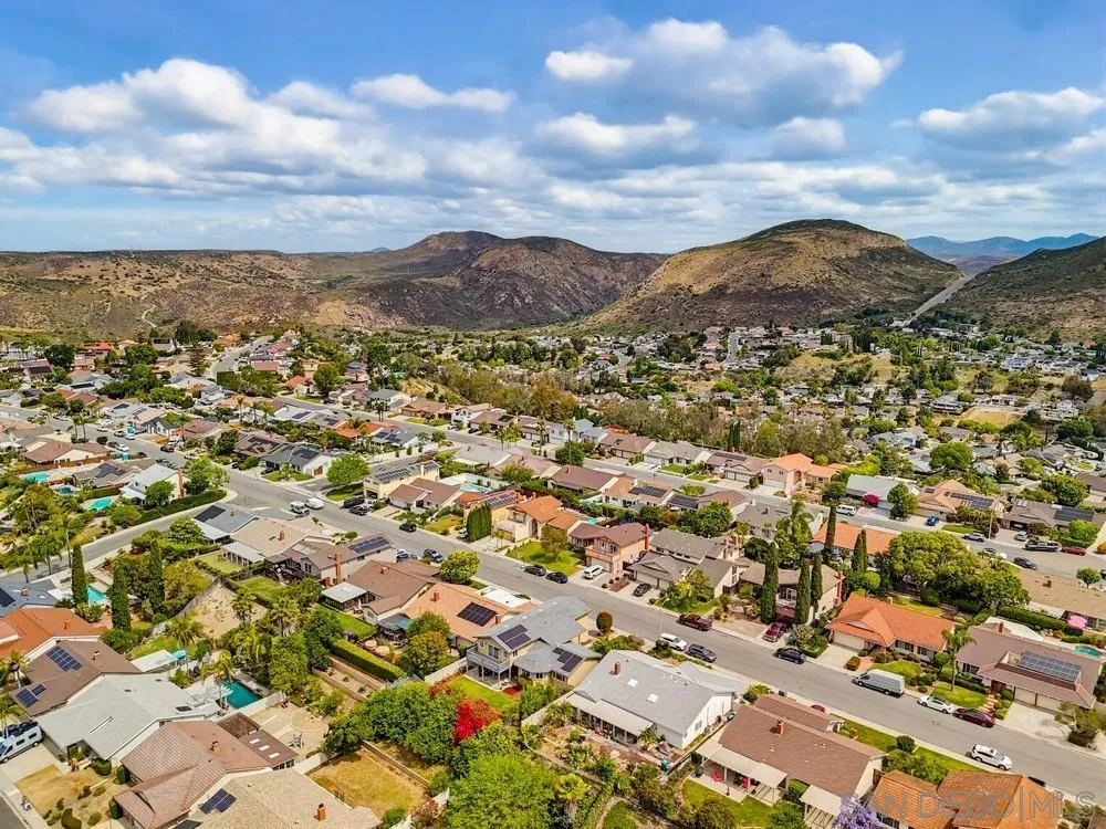 https://cdn.realtyfeed.com/cdn/127/260009859/353fb95b9eca71d9331c056e2ddbe852.webp