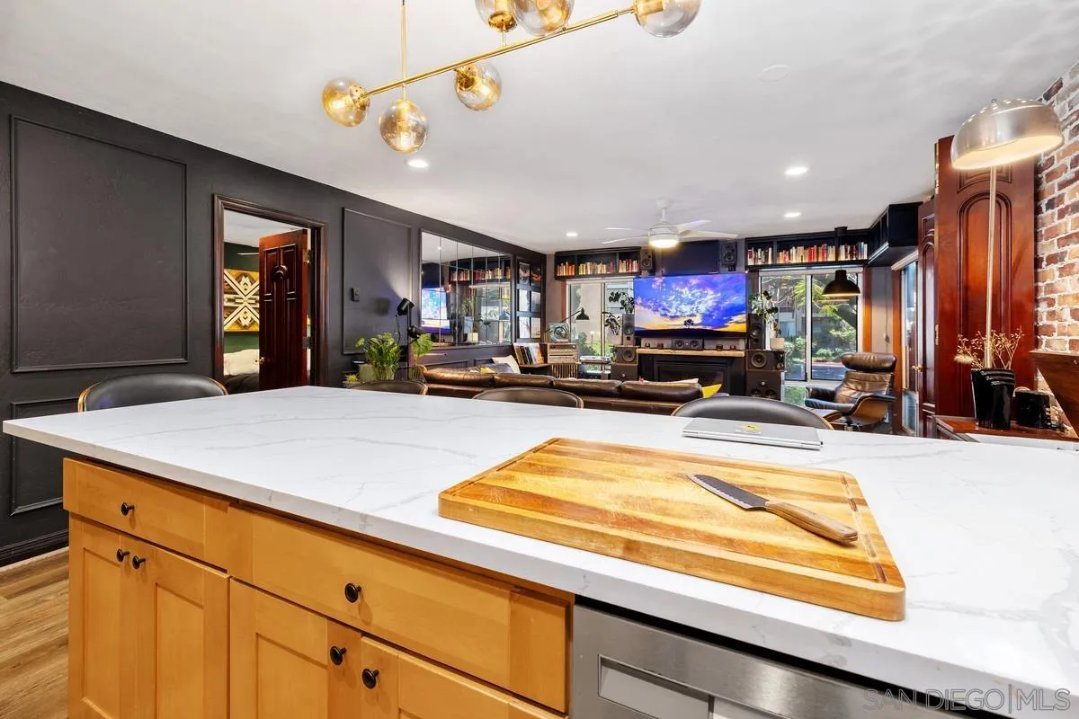 Photo #6: 260009860 Listing: Photo #6