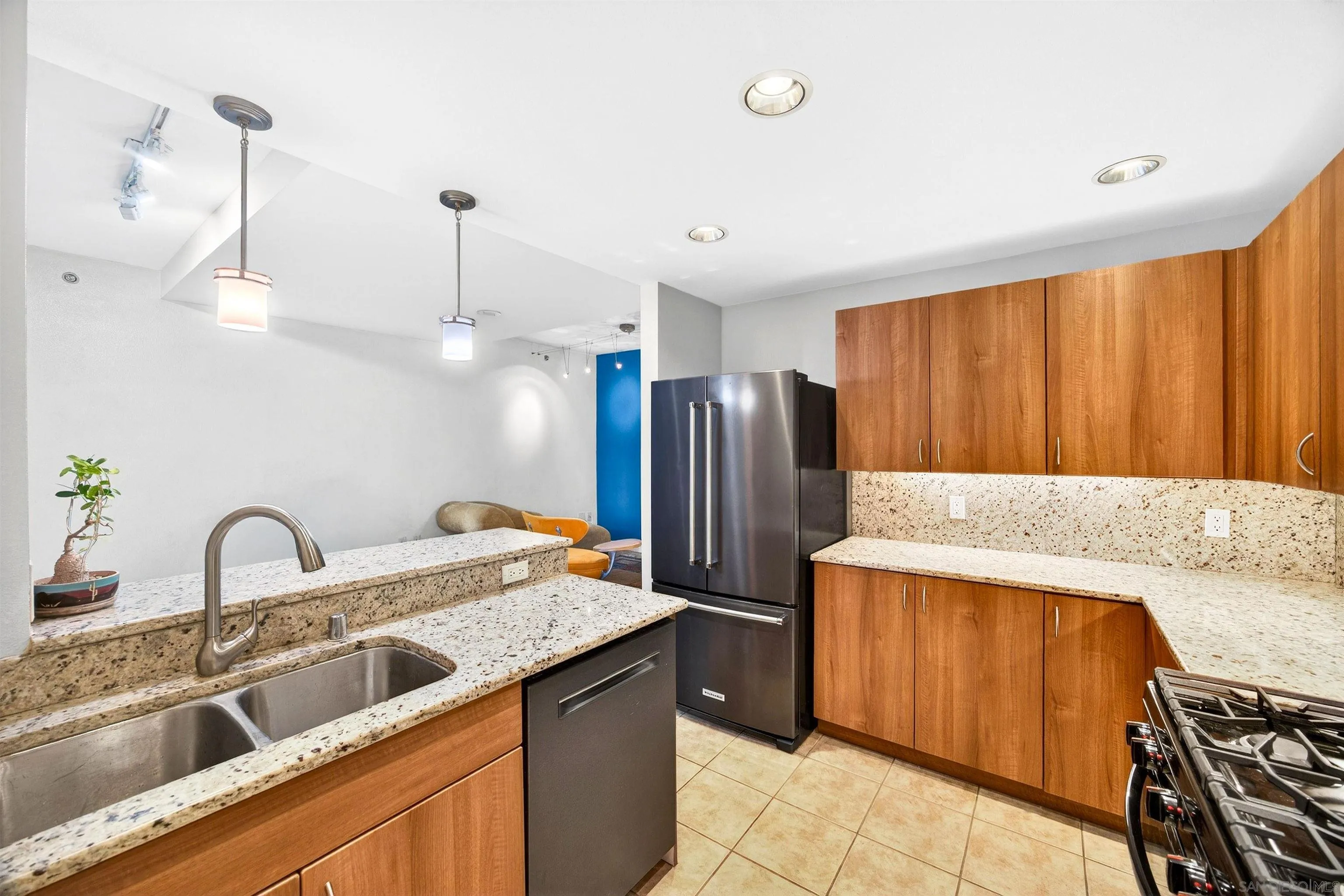 Photo #4: 260009861 Listing: Photo #4