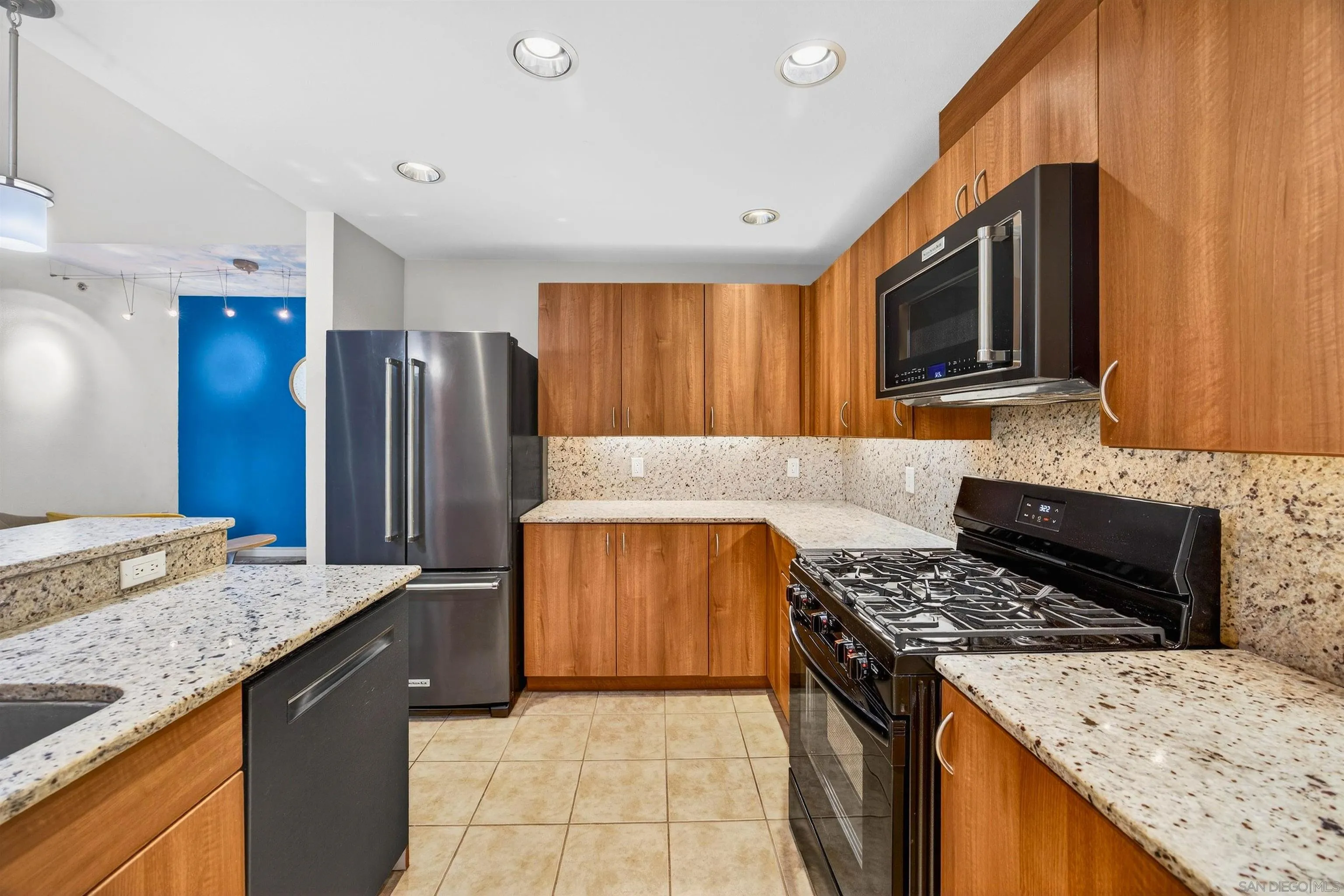 Photo #8: 260009861 Listing: Photo #8