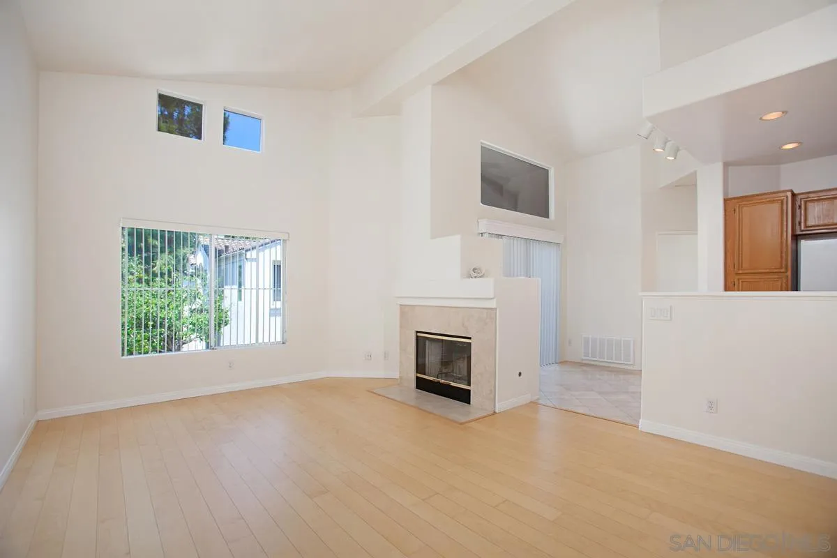 Photo #2: 260009863 Listing: Photo #2