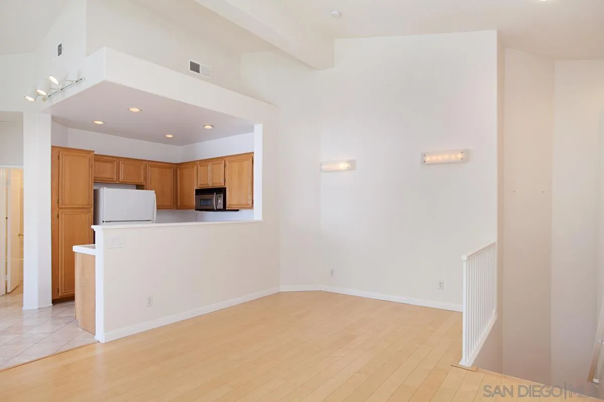 Photo #6: 260009863 Listing: Photo #6