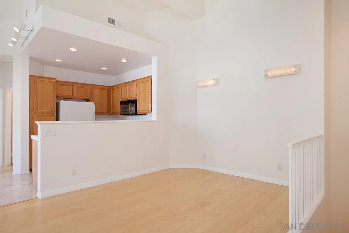 Photo #7: 260009863 Listing: Photo #7