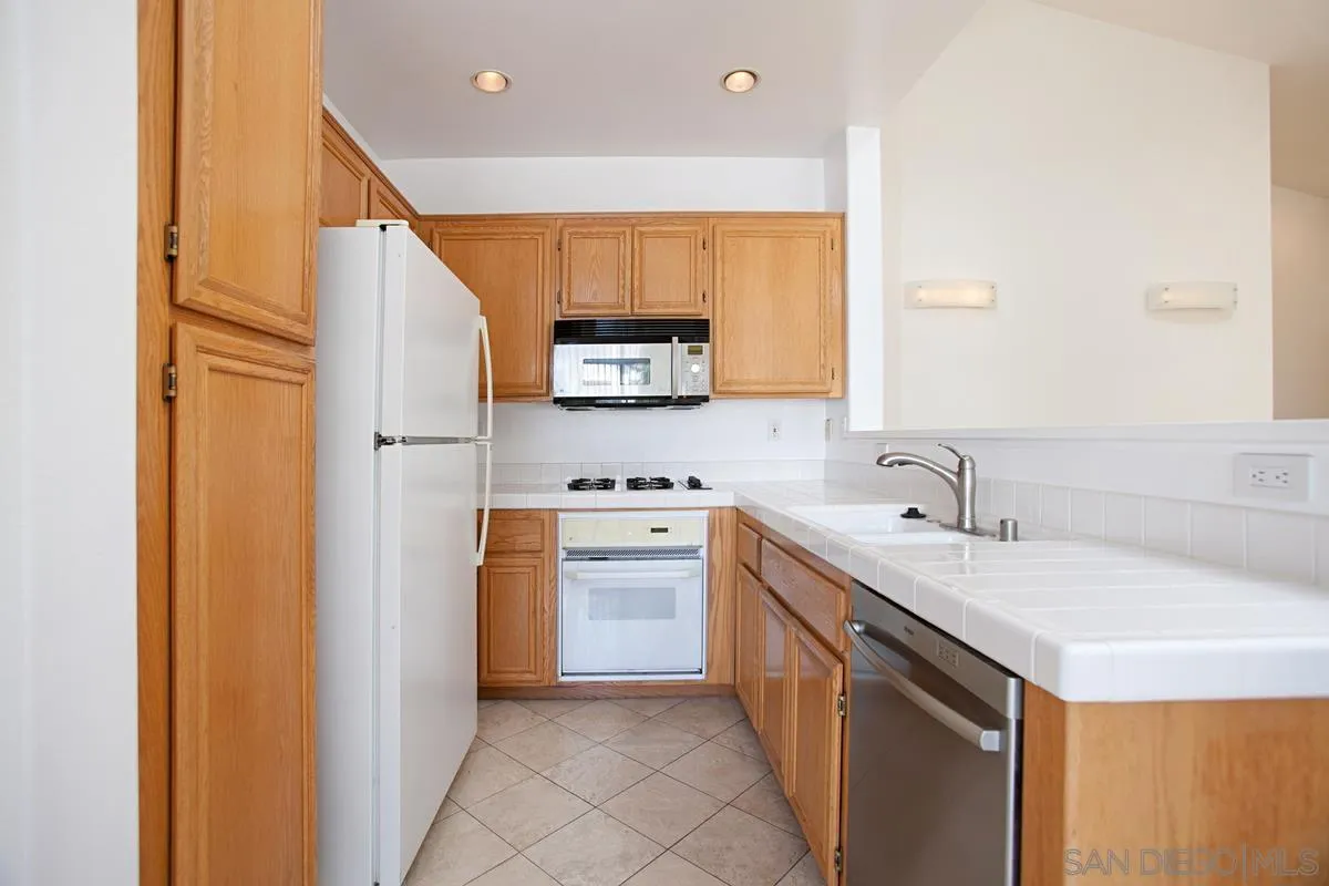 Photo #9: 260009863 Listing: Photo #9