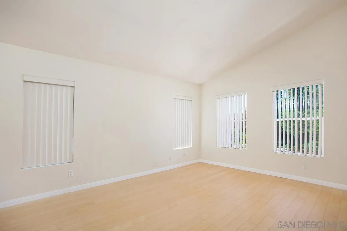 Photo #11: 260009863 Listing: Photo #11