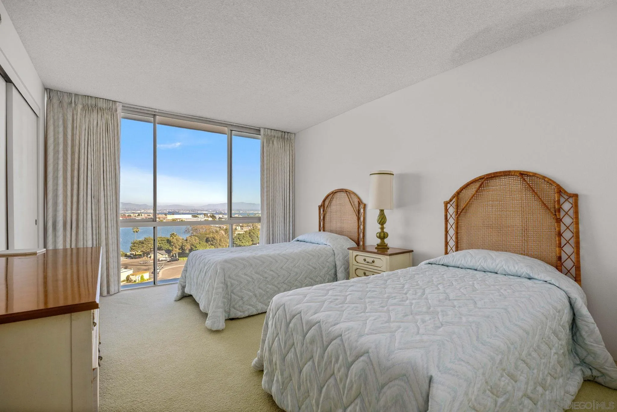 https://cdn.realtyfeed.com/cdn/127/260009865/03d20c9a14f169ac841583a336e9fa91.webp