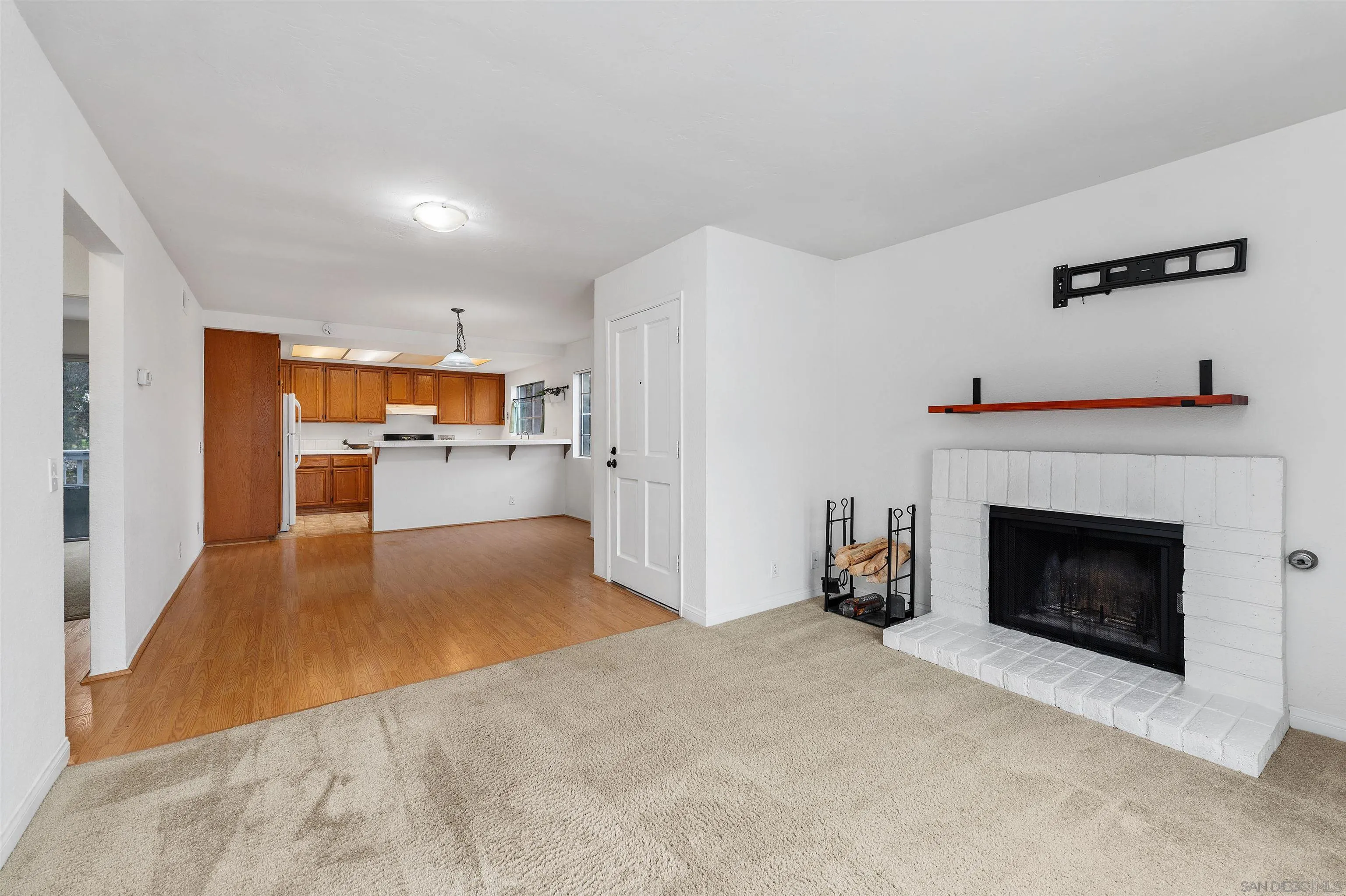https://cdn.realtyfeed.com/cdn/127/260009870/239c8caa9031d57a5a5b2d55b6a0e1a4.webp