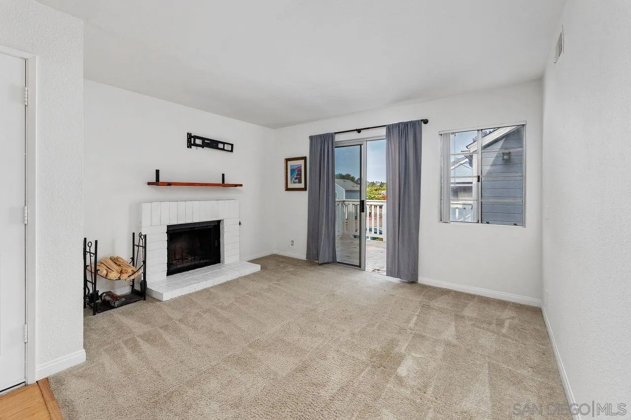 https://cdn.realtyfeed.com/cdn/127/260009870/2fde26e623381b3379fa56f4ea13f920.webp