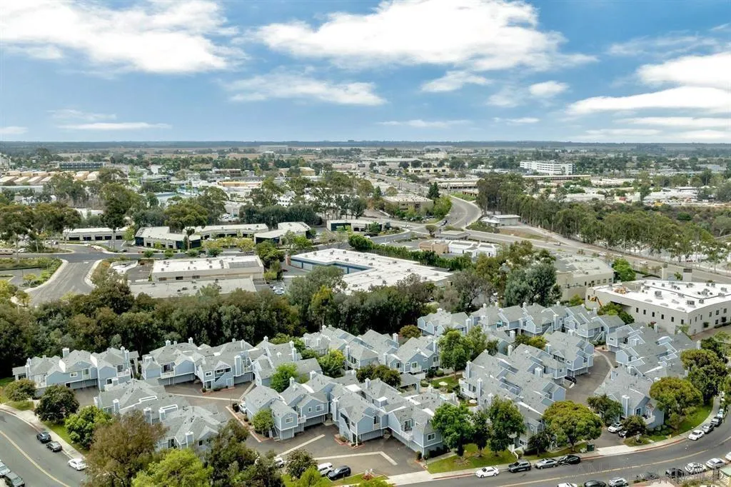https://cdn.realtyfeed.com/cdn/127/260009870/31ff1134178c46cb4e25e3cf91729413.webp