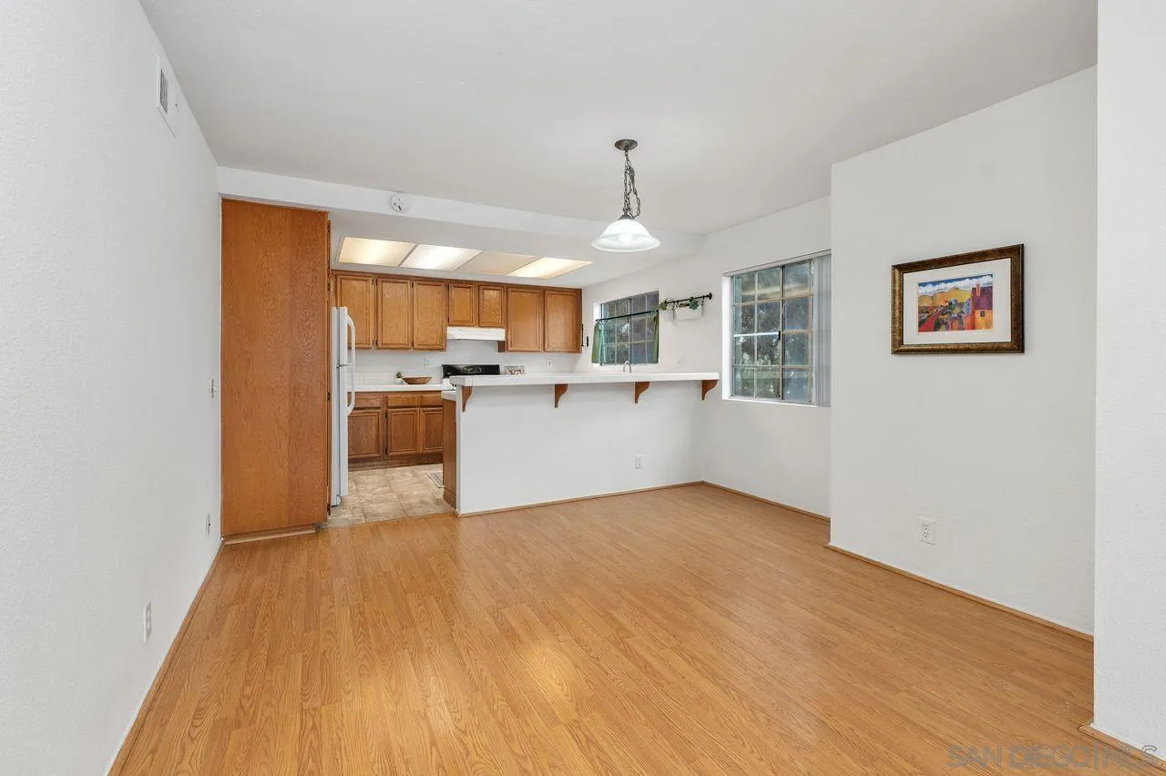 Photo #3: 260009870 Listing: Photo #3