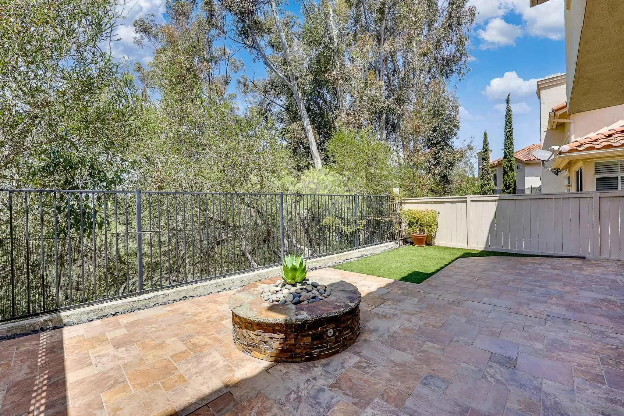 Photo #33: 260009871 Listing: Photo #33