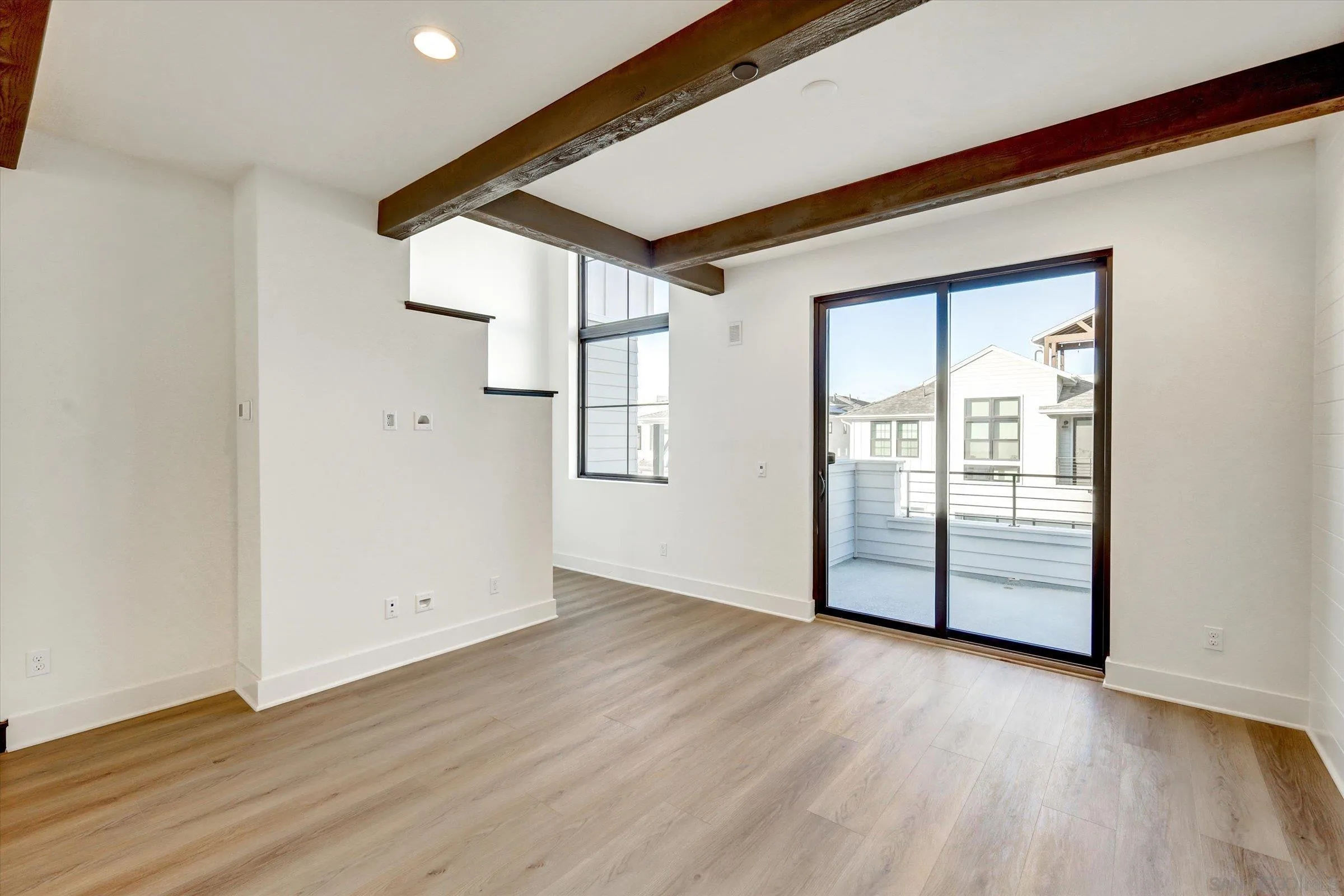 Photo #4: 260009877 Listing: Photo #4