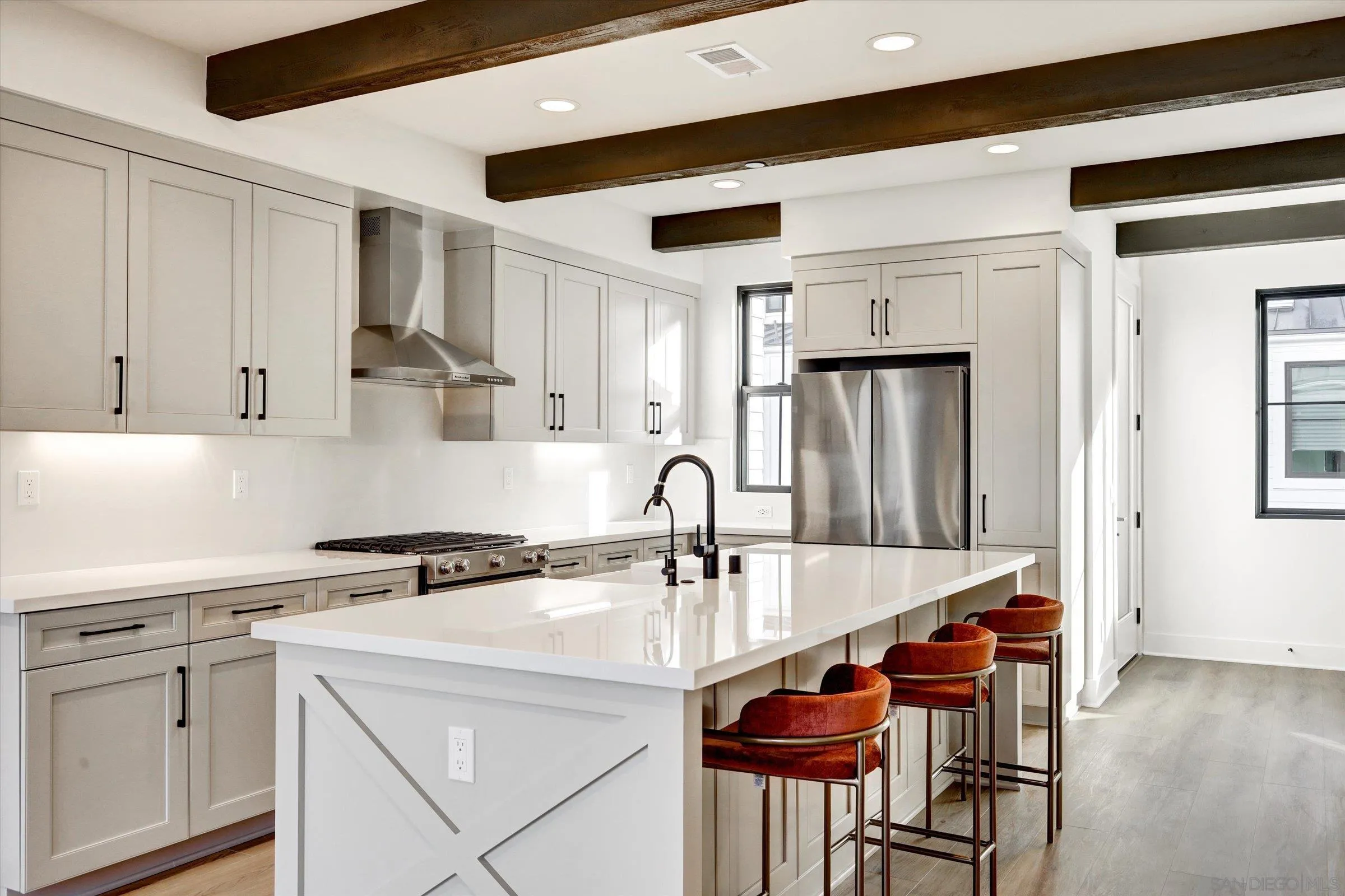 Photo #2: 260009877 Listing: Photo #2