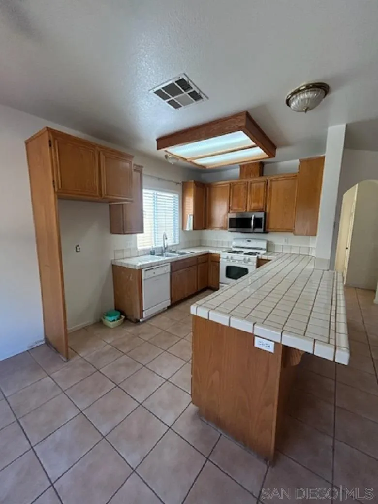 https://cdn.realtyfeed.com/cdn/127/260009882/874476ba9dc1ac8e7b007d98f69d8454.webp