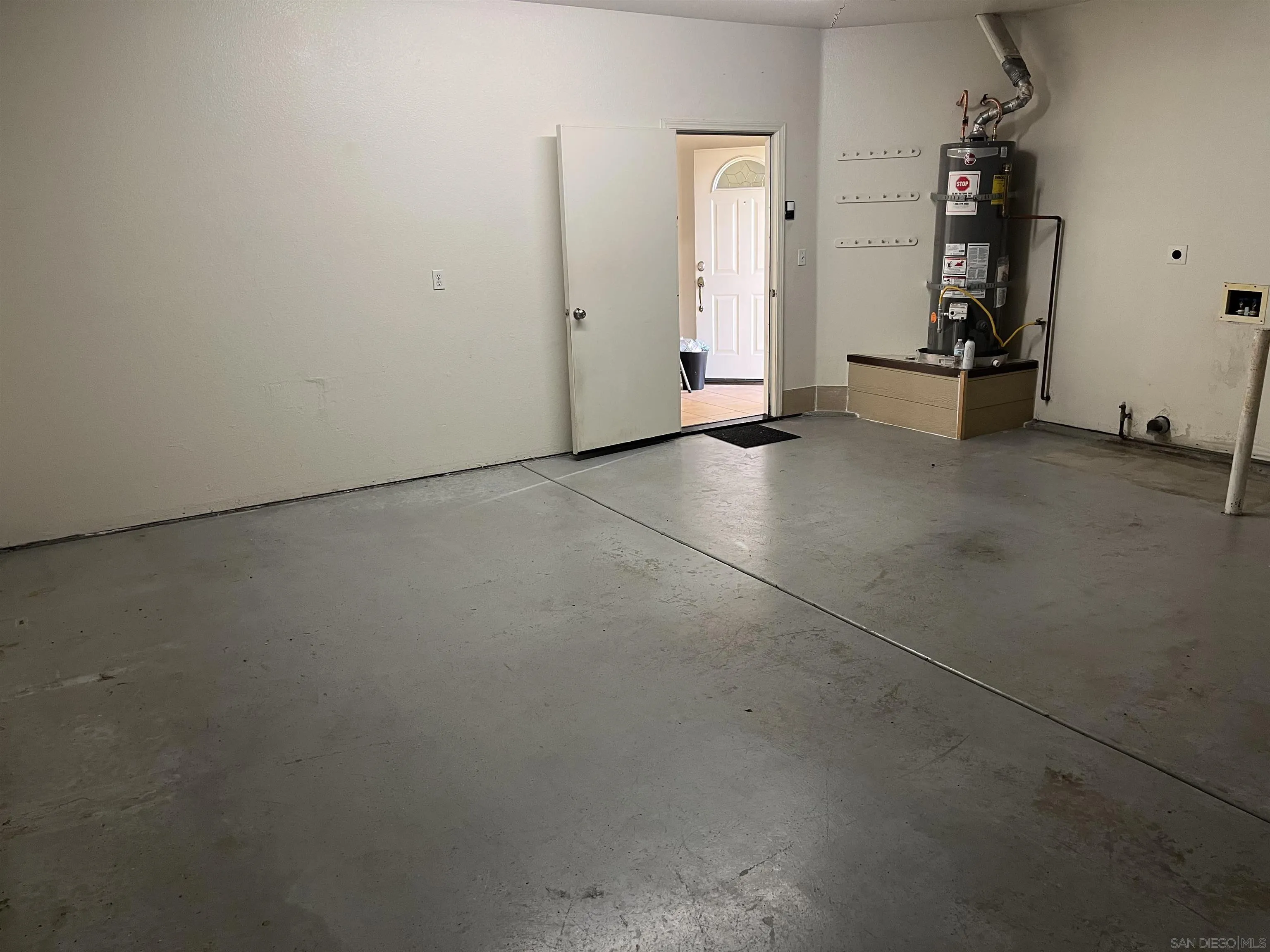 https://cdn.realtyfeed.com/cdn/127/260009882/f4de275fd494018254df7aea49ed6373.webp