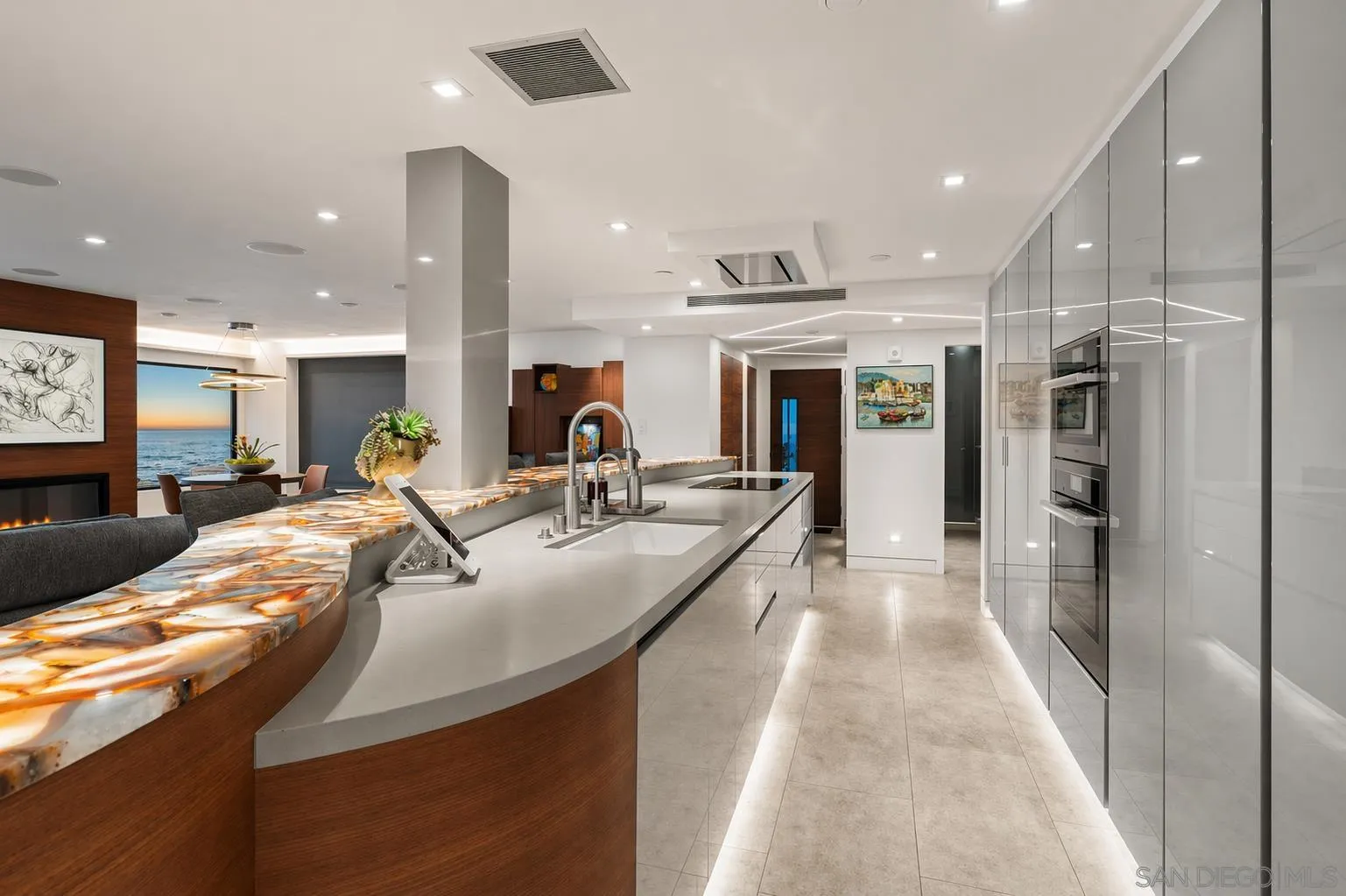 Photo #8: 260009885 Listing: Photo #8