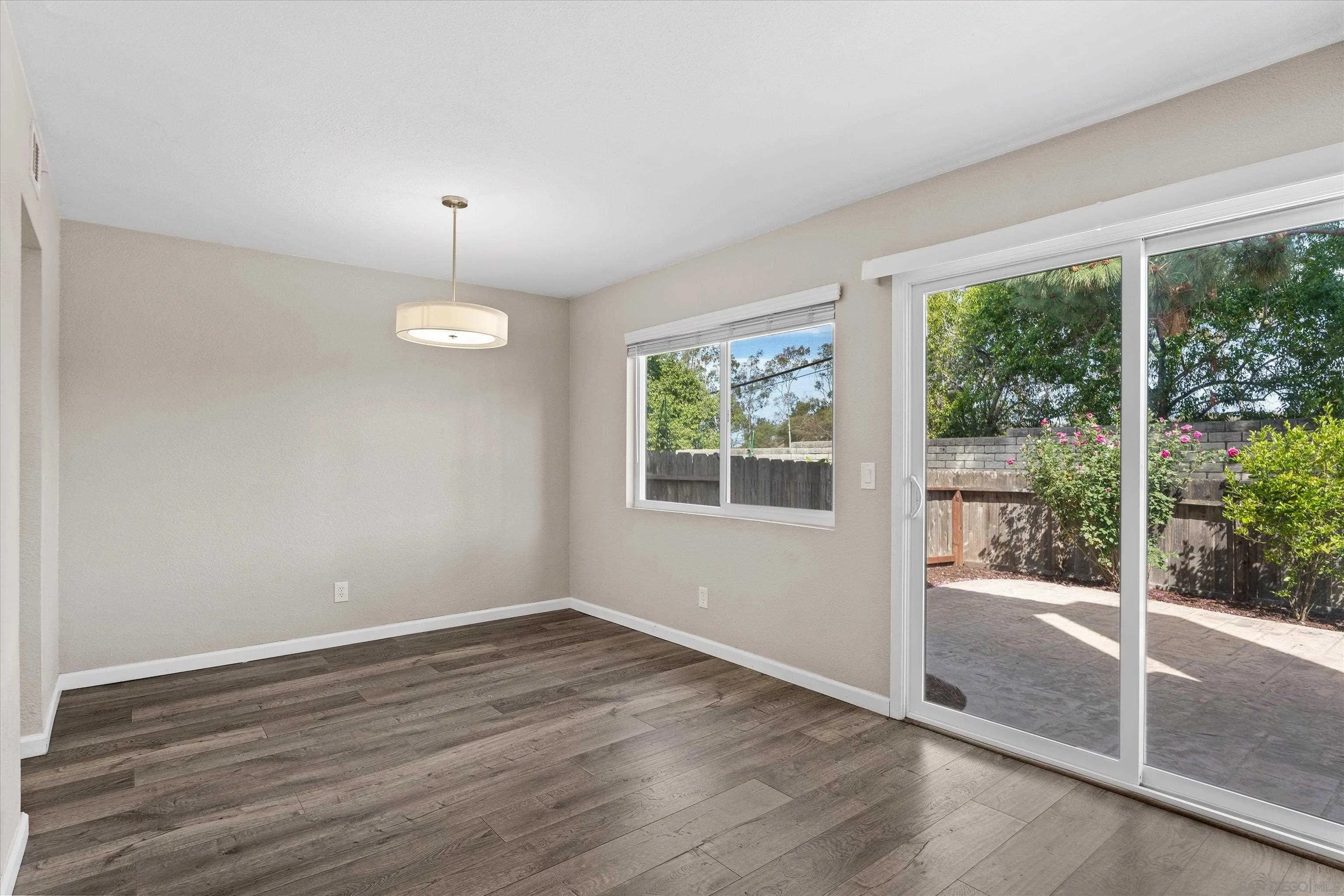 Photo #8: 260009887 Listing: Photo #8