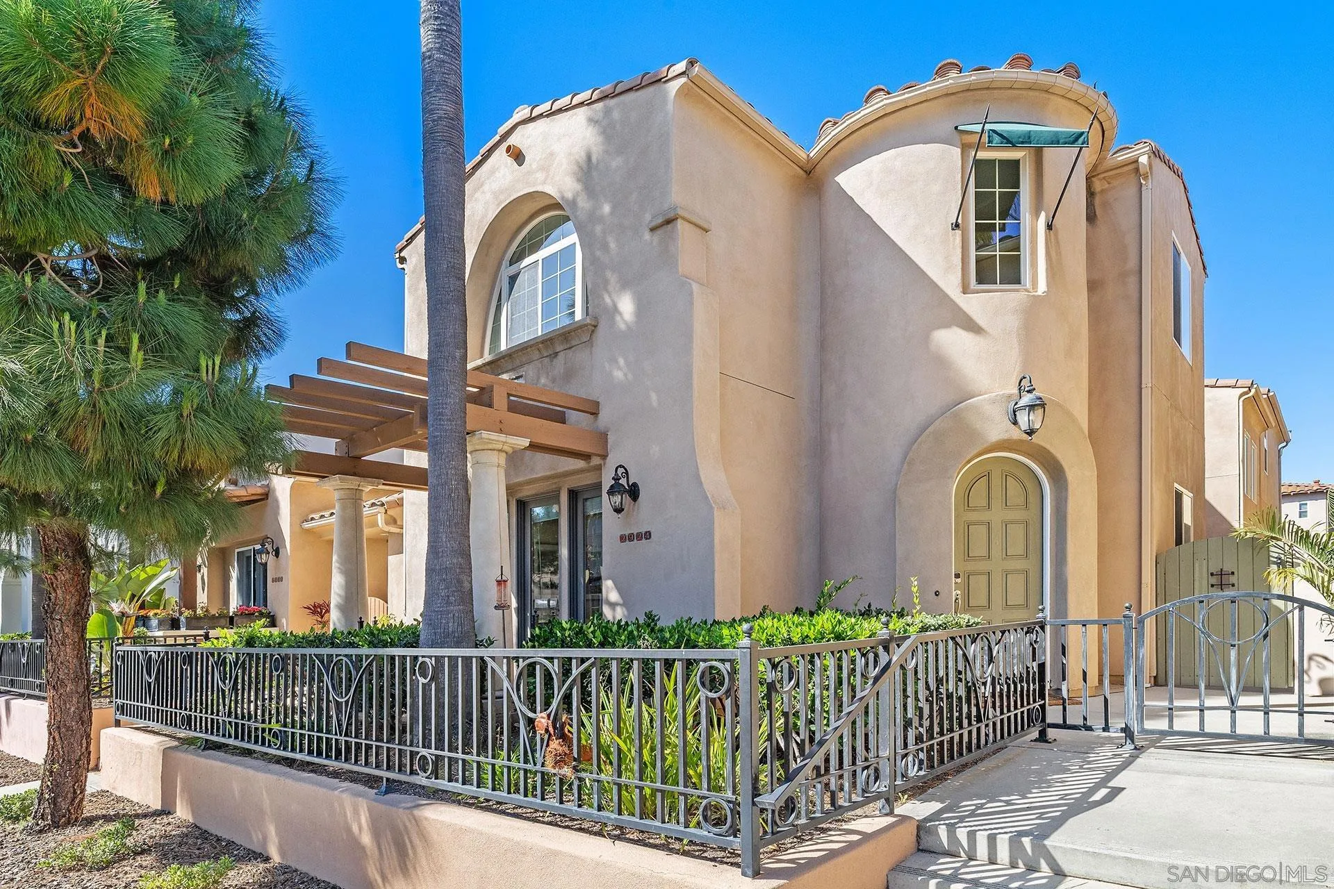 https://cdn.realtyfeed.com/cdn/127/260009888/4d6ca43d5c1a5e7ee8178c4d4f8de9f3.webp