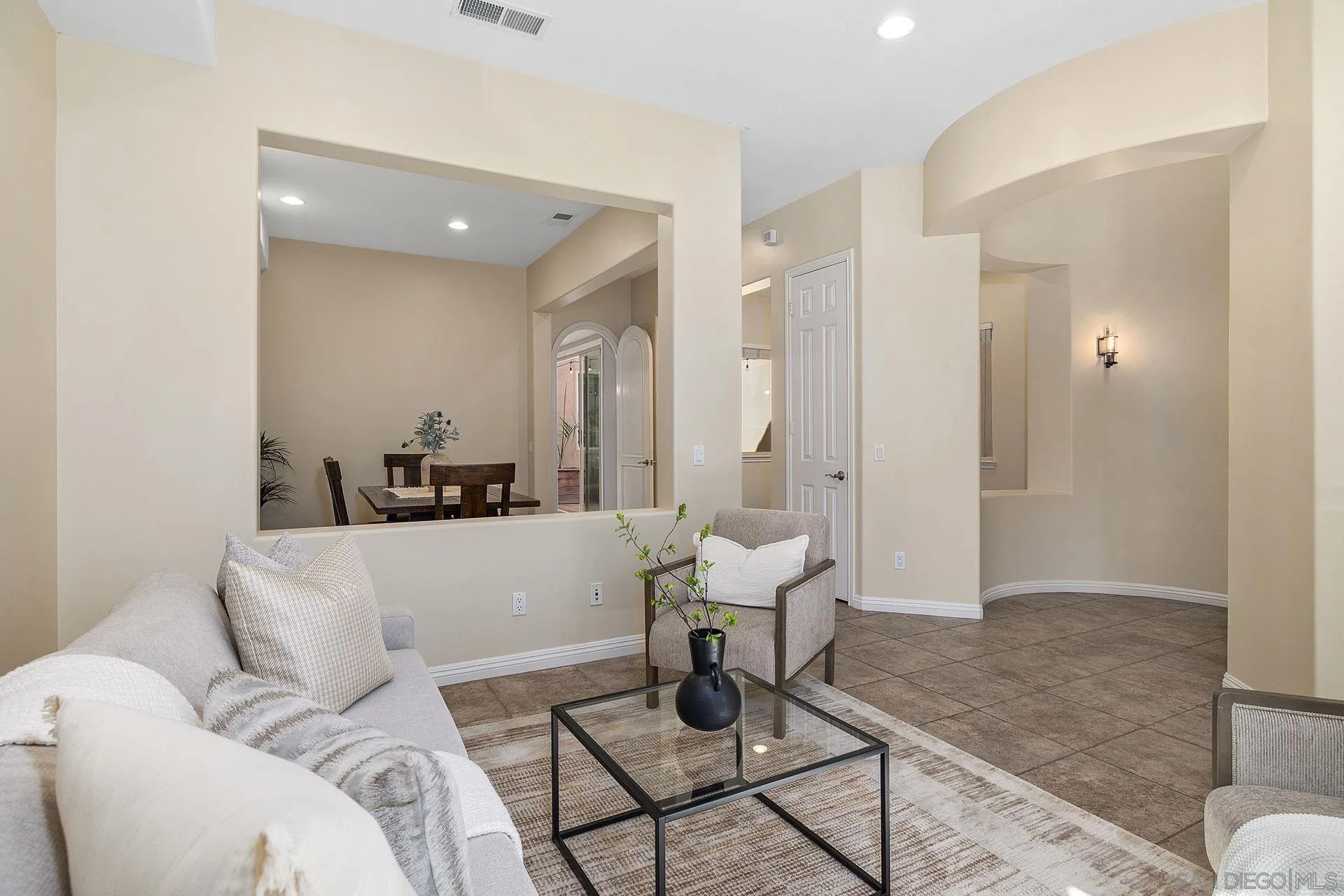 https://cdn.realtyfeed.com/cdn/127/260009888/78114f9fd574cd053604b8d8604f060c.webp