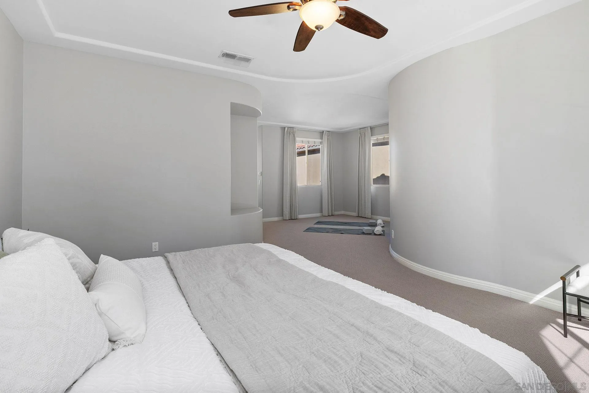 https://cdn.realtyfeed.com/cdn/127/260009888/7921e0a6ecf15eabfe74dde0c9319455.webp
