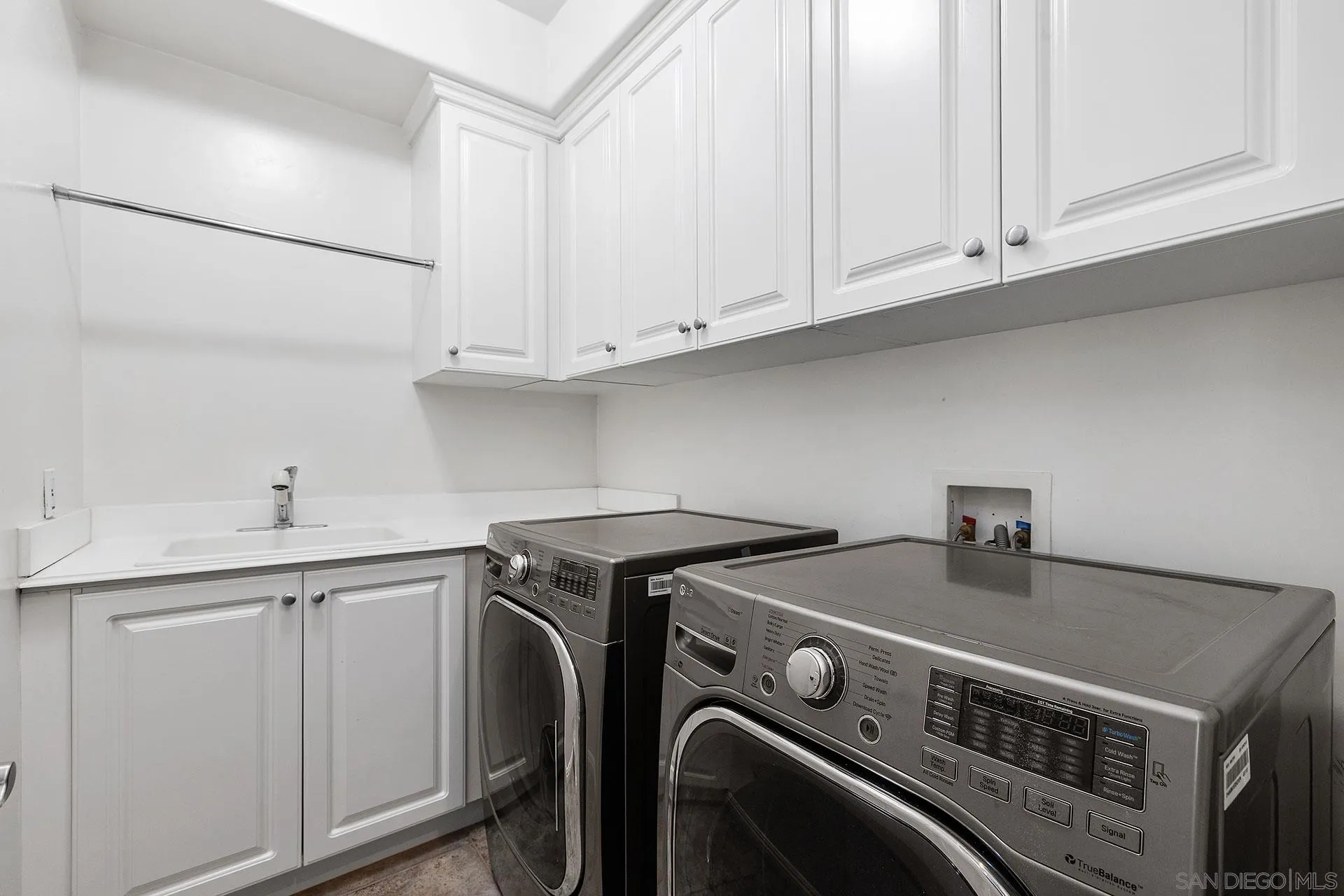 https://cdn.realtyfeed.com/cdn/127/260009888/8709607dc757c2c38b2bd0a94b9af8bb.webp