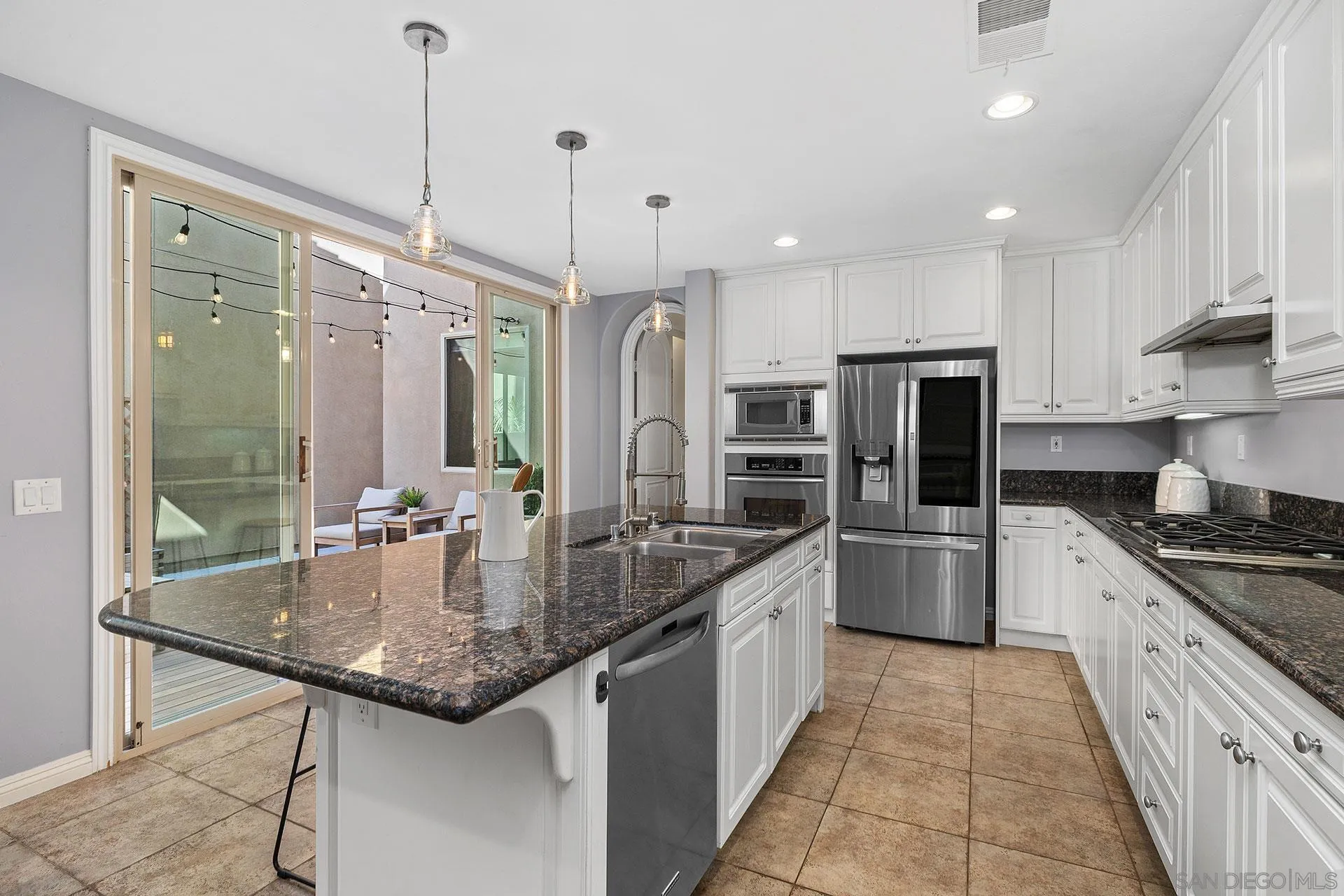 https://cdn.realtyfeed.com/cdn/127/260009888/922cbaaabf7528e01ef4fe420abfd339.webp