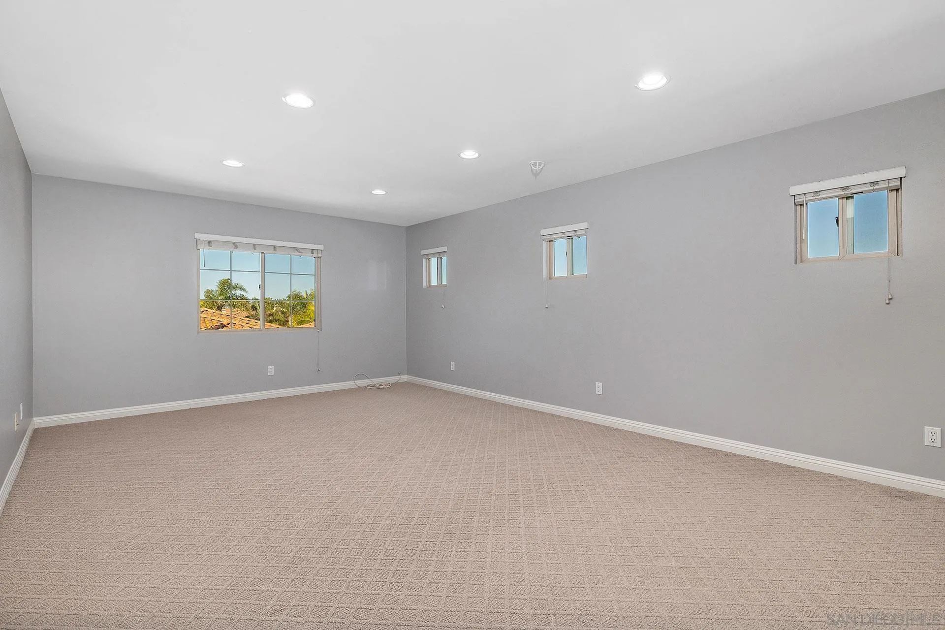 https://cdn.realtyfeed.com/cdn/127/260009888/96fb2cbc30a631baacb5b8ca6931b519.webp
