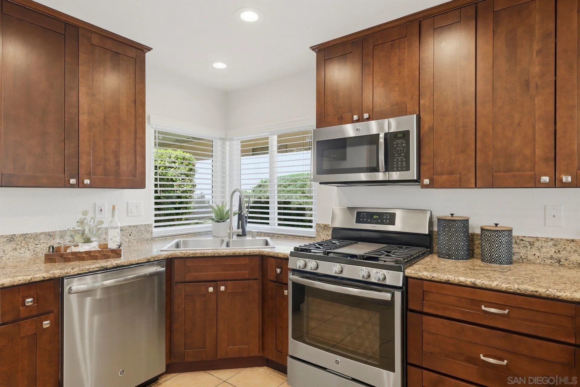Photo #13: 260009892 Listing: Photo #13