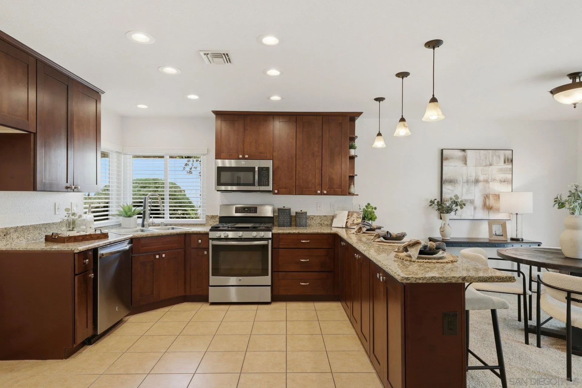 Photo #12: 260009892 Listing: Photo #12