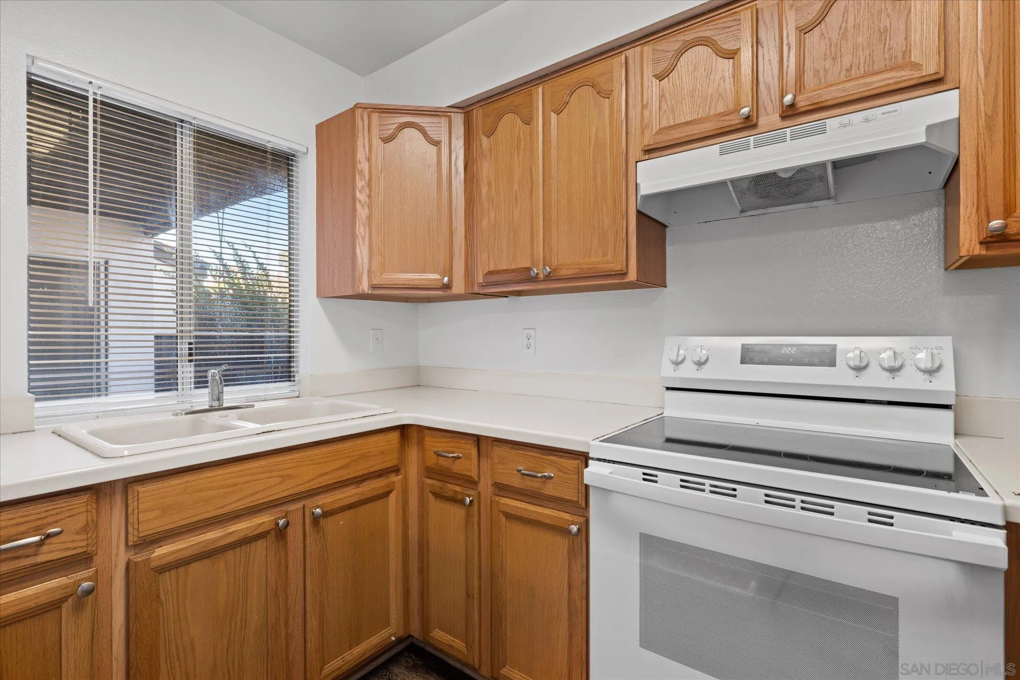 Photo #6: 260009895 Listing: Photo #6