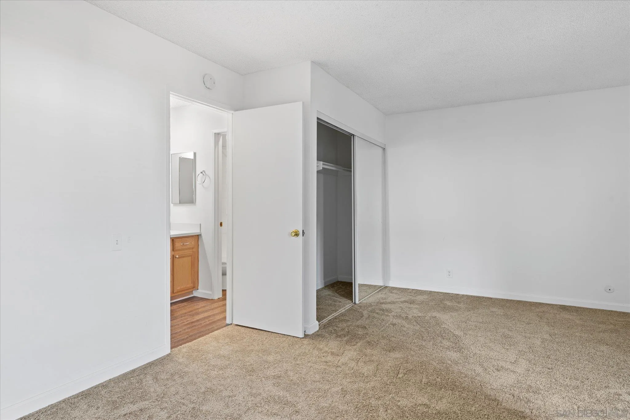 Photo #15: 260009895 Listing: Photo #15