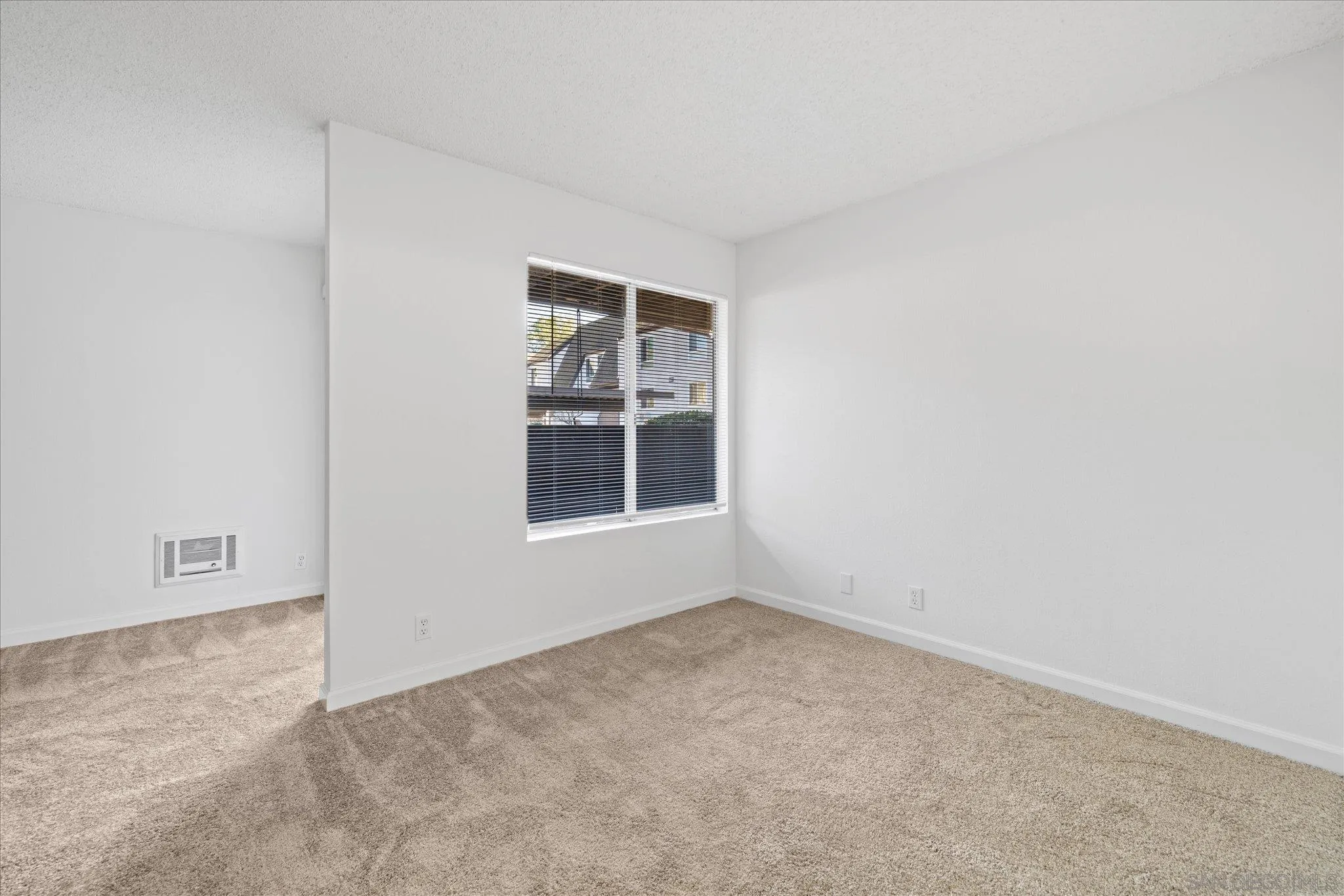 Photo #13: 260009895 Listing: Photo #13