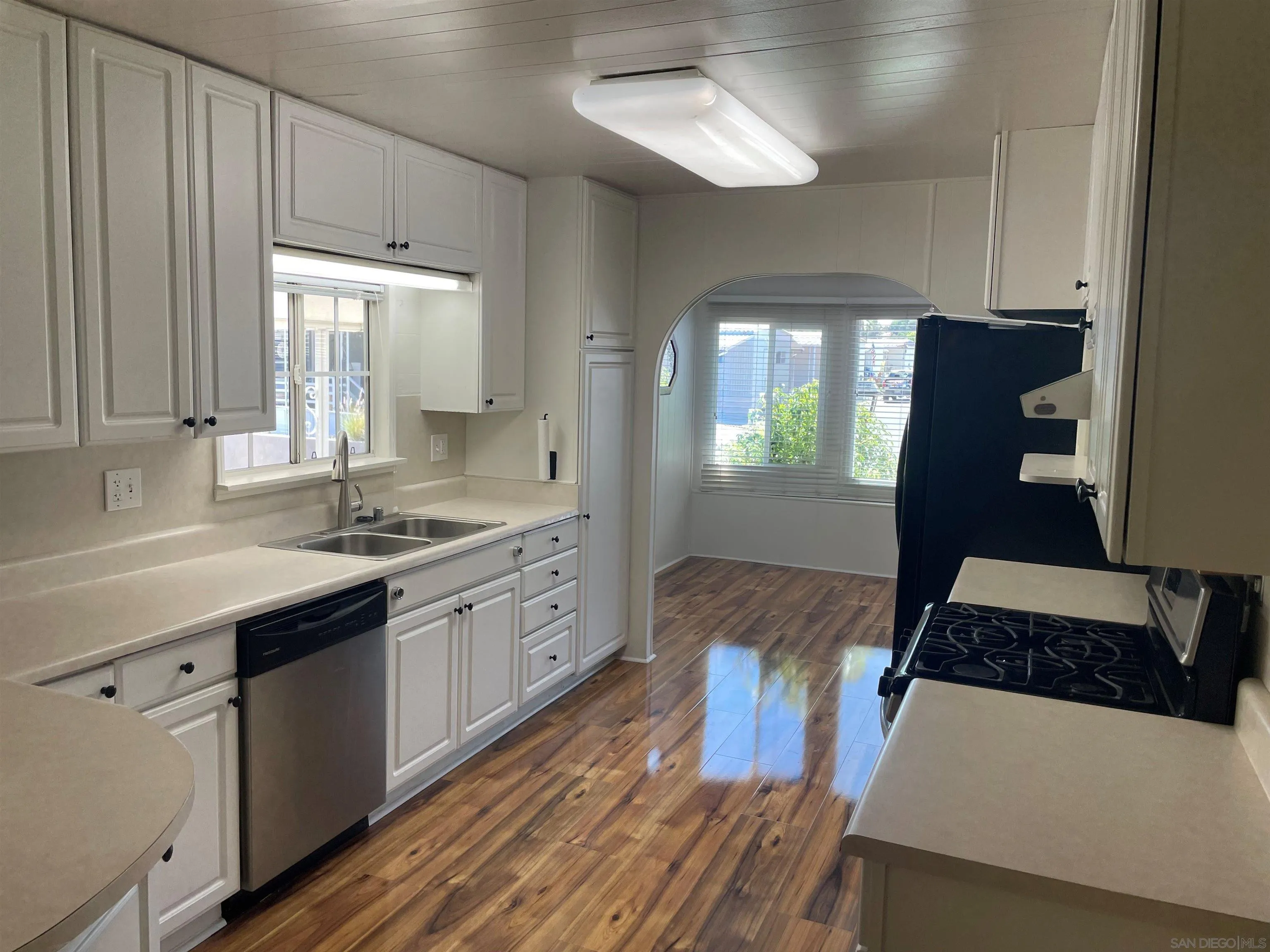https://cdn.realtyfeed.com/cdn/127/260009897/27764dce4949078e6a4b4b1fd8ddb817.webp