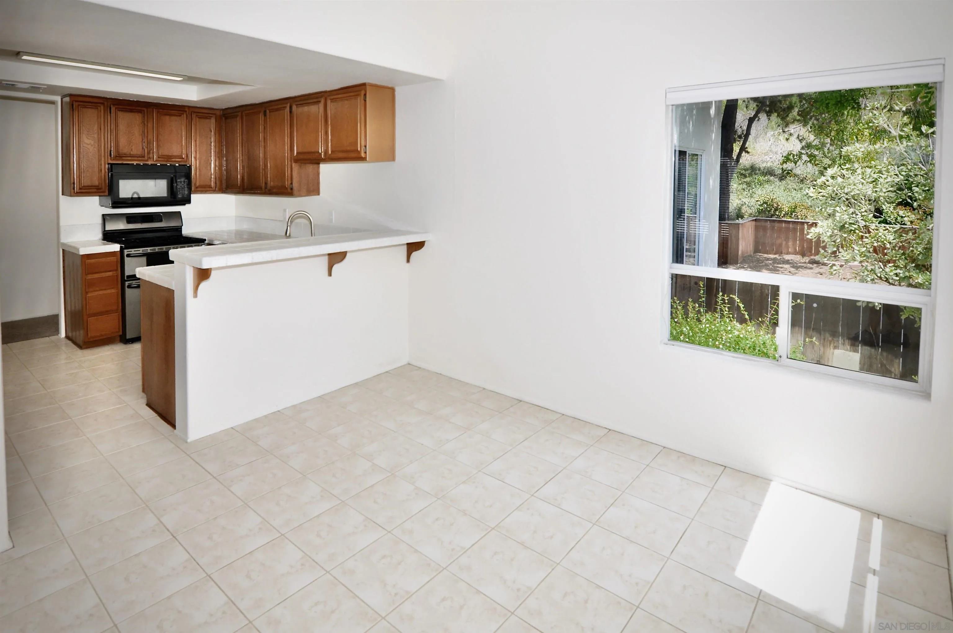 Photo #6: 260009900 Listing: Photo #6