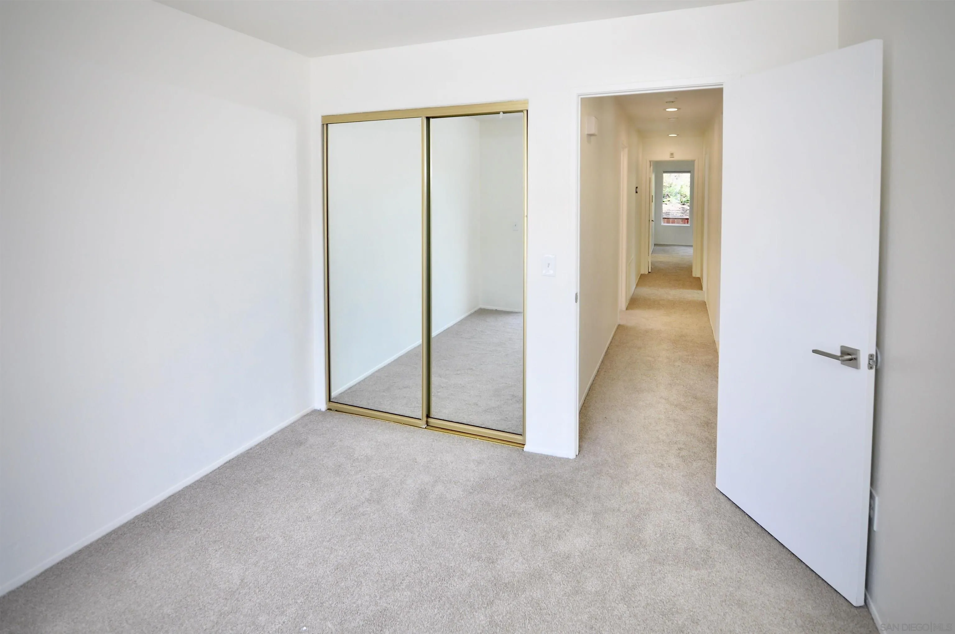 Photo #13: 260009900 Listing: Photo #13