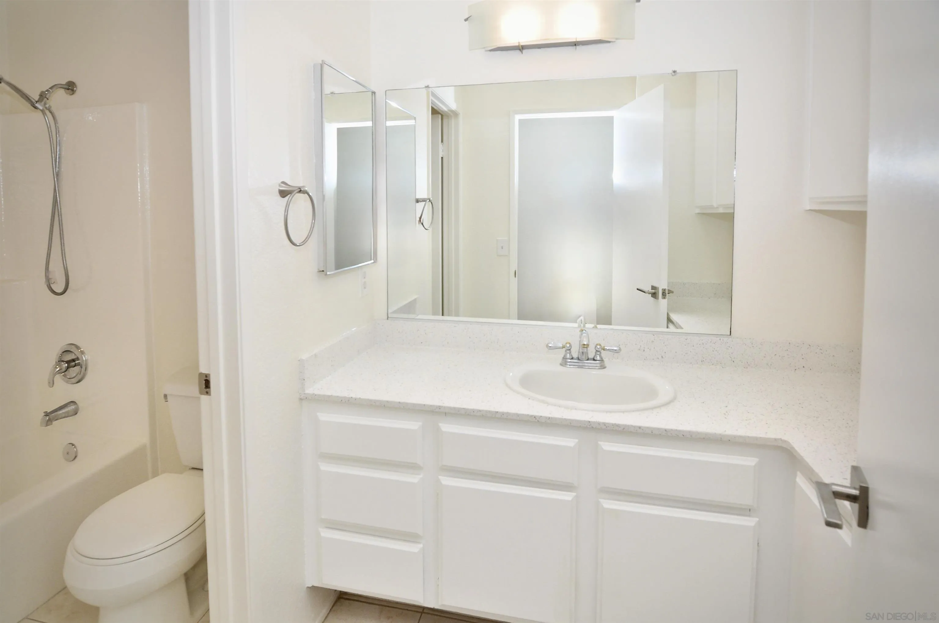 Photo #43: 260009900 Listing: Photo #43