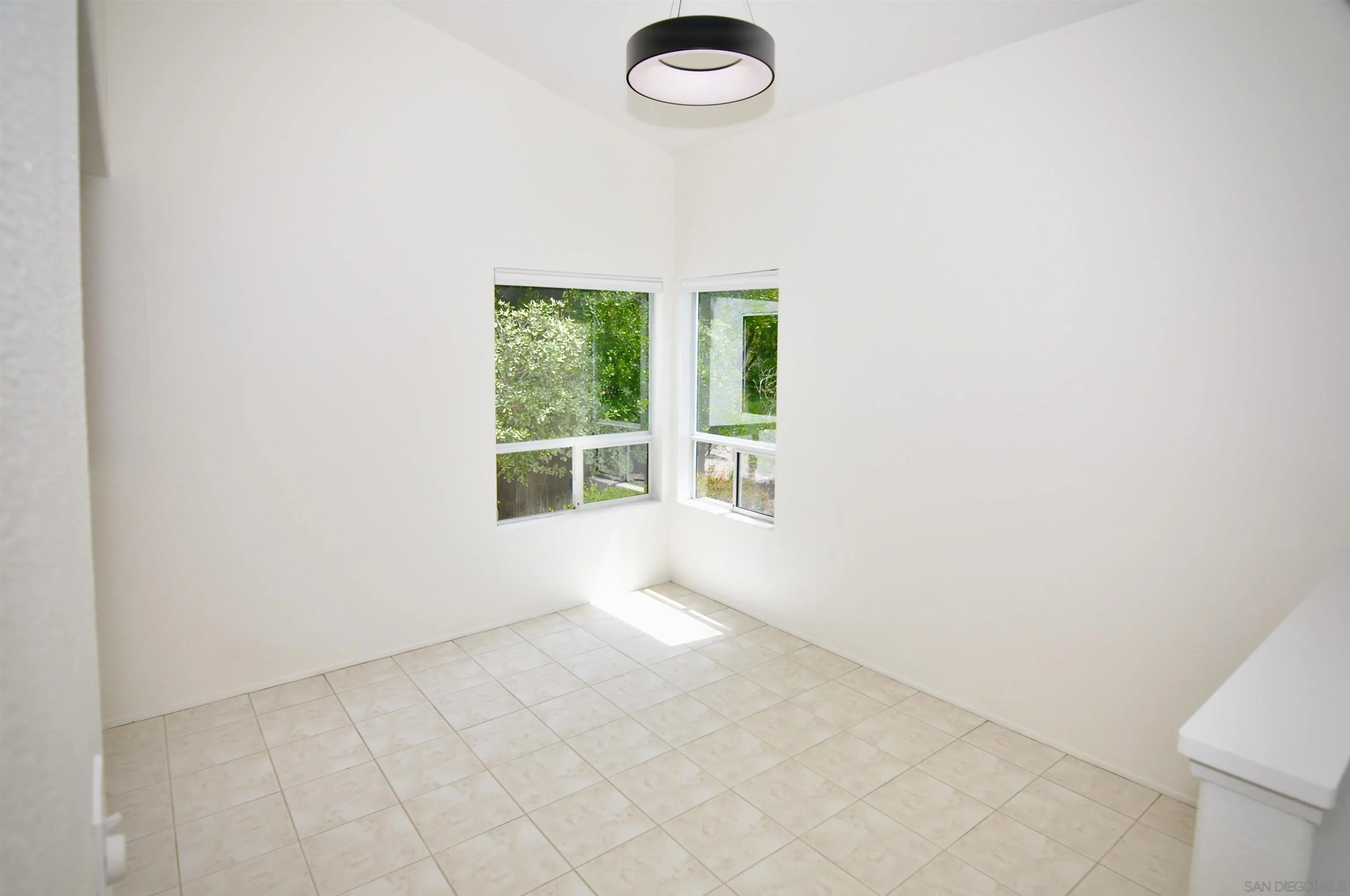 Photo #15: 260009900 Listing: Photo #15