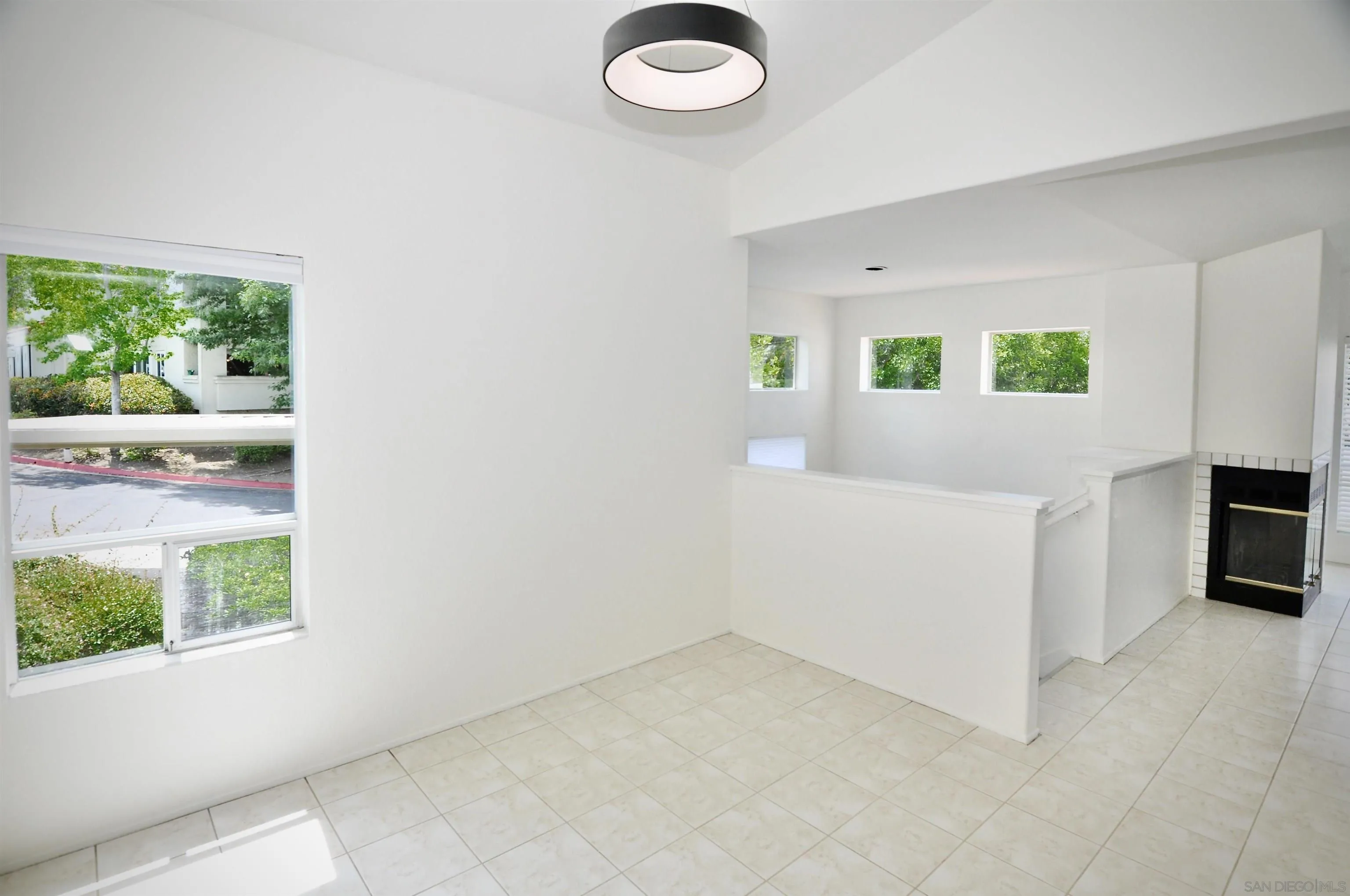 Photo #4: 260009900 Listing: Photo #4