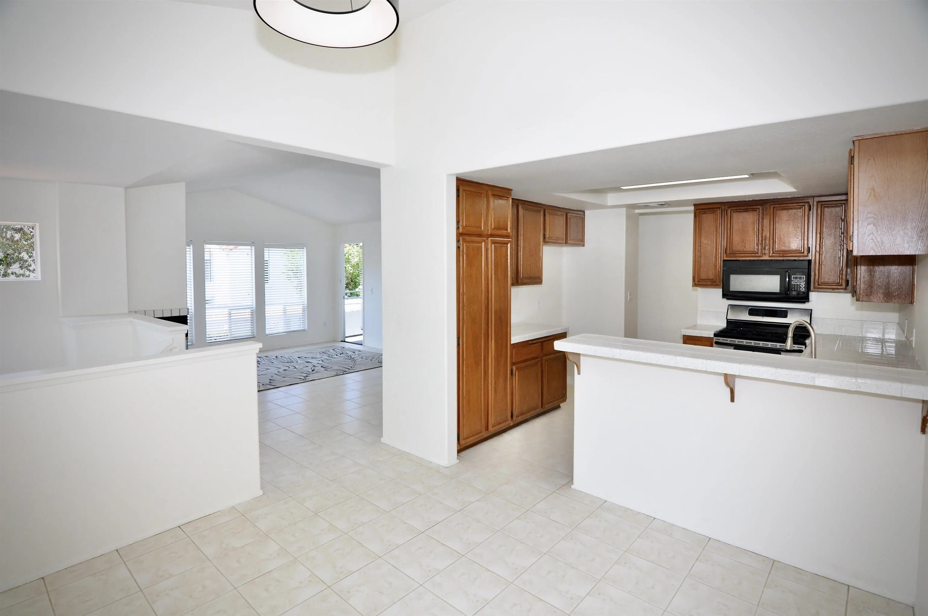 Photo #5: 260009900 Listing: Photo #5