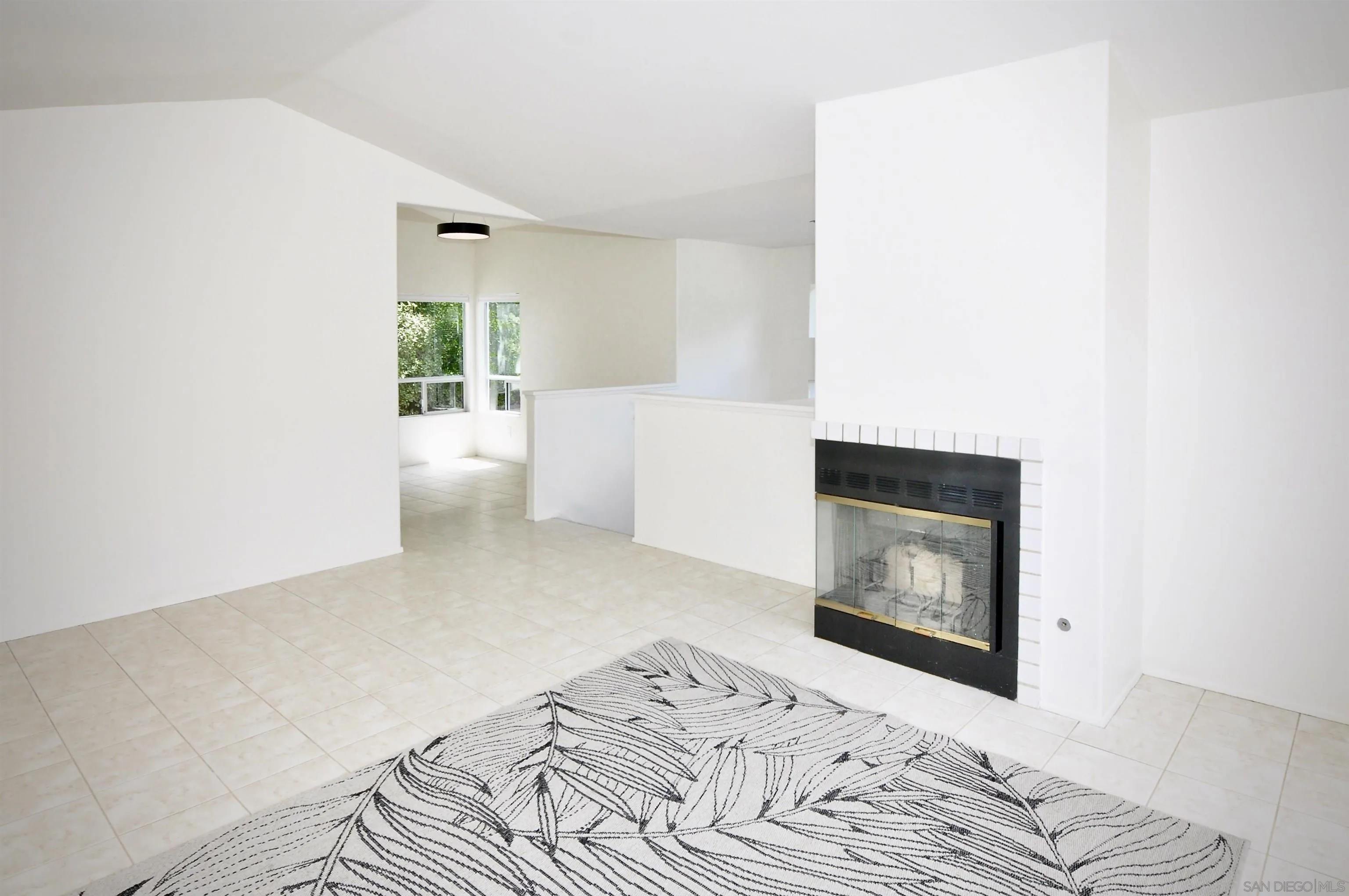 Photo #8: 260009900 Listing: Photo #8