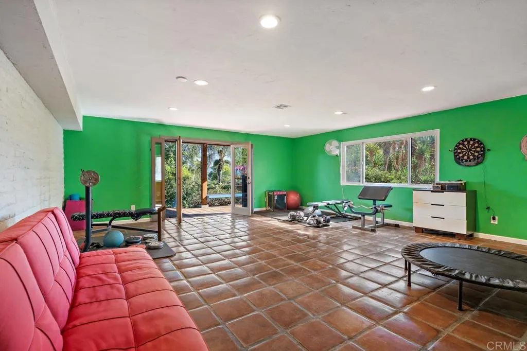 https://cdn.realtyfeed.com/cdn/127/260009912/711579b2d95adba3943286cdfa4d4373.webp