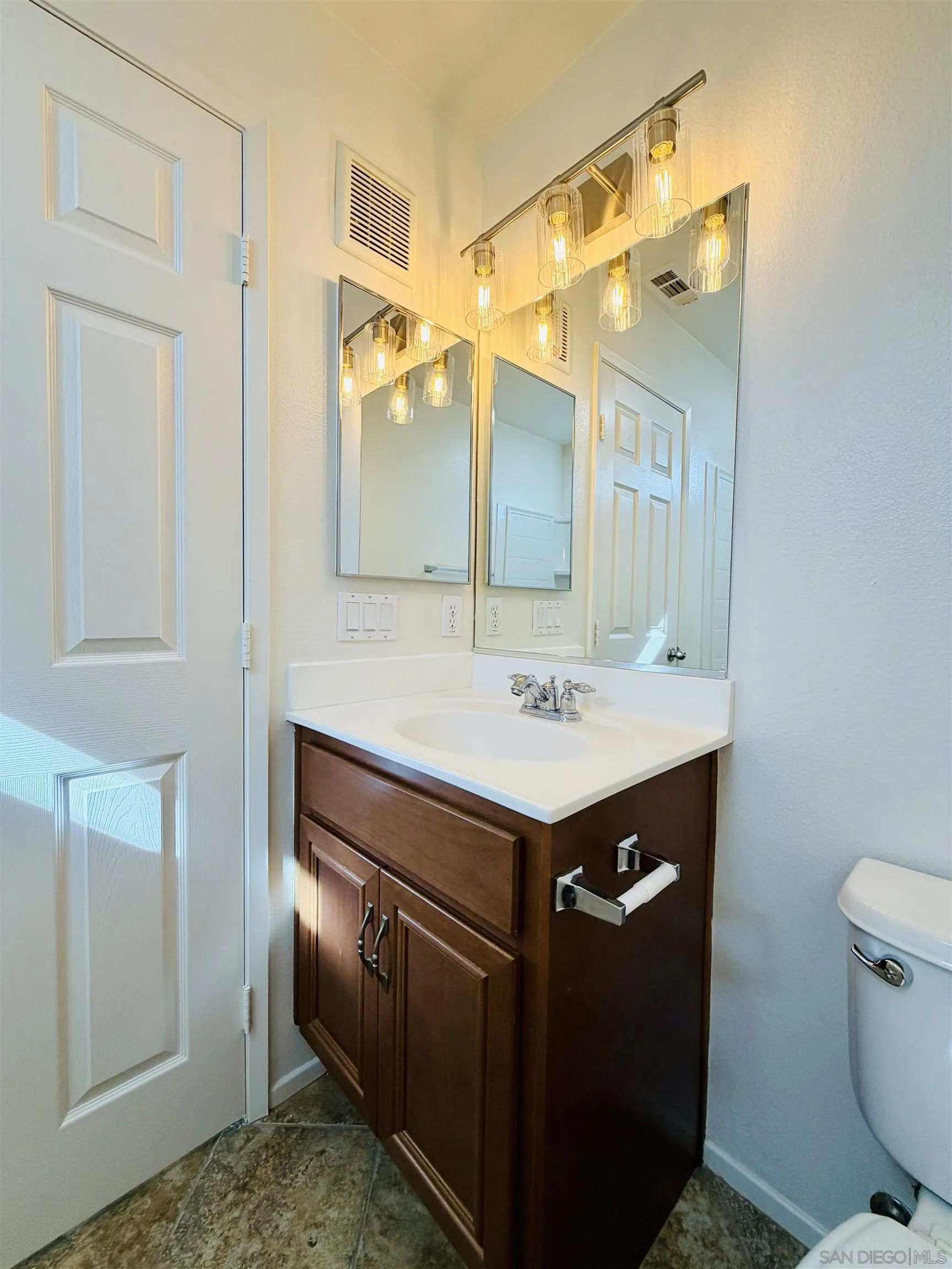 Photo #22: 260009915 Listing: Photo #22