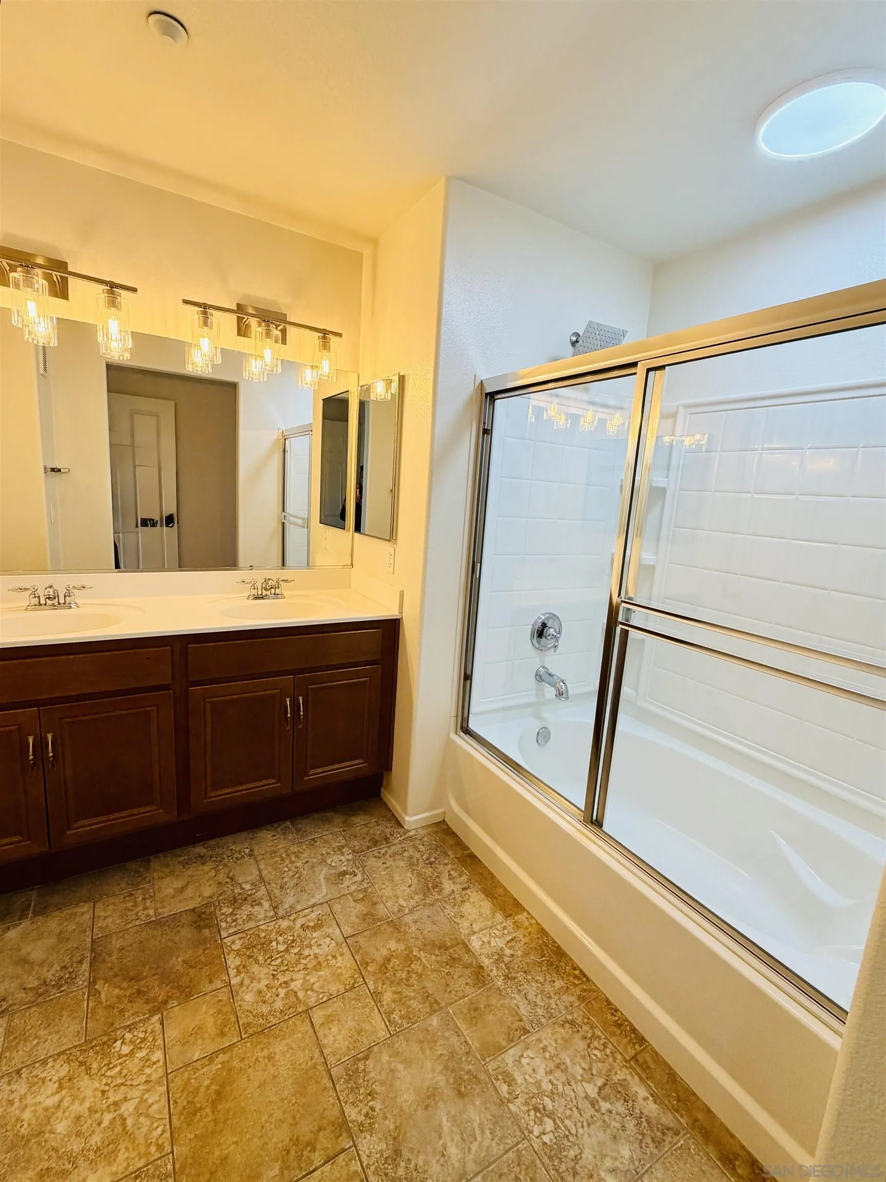 Photo #18: 260009915 Listing: Photo #18