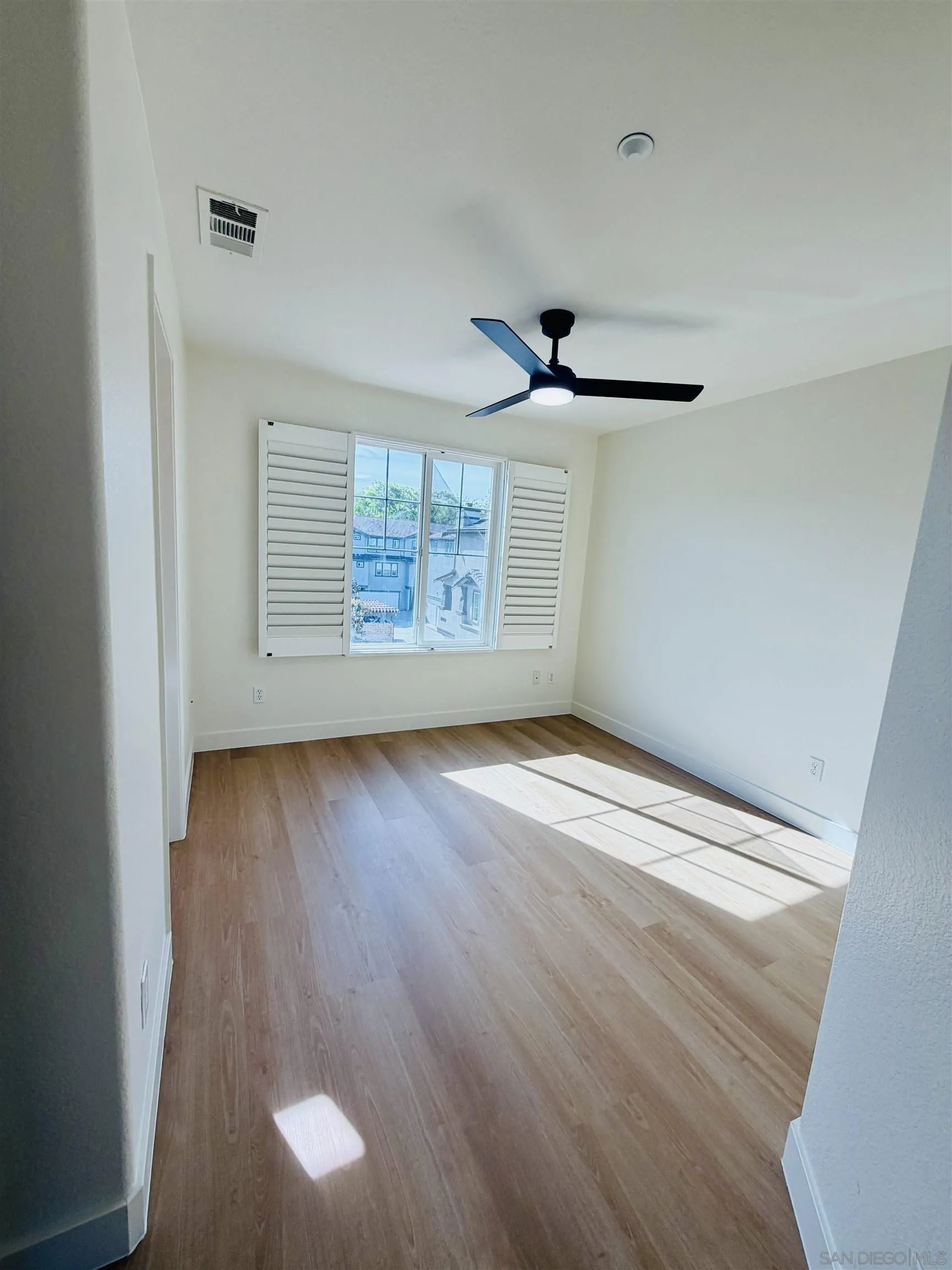 Photo #12: 260009915 Listing: Photo #12