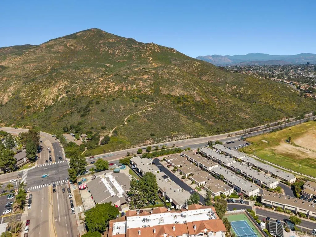 6960 Caminito Curva, San Diego, CA, 92119